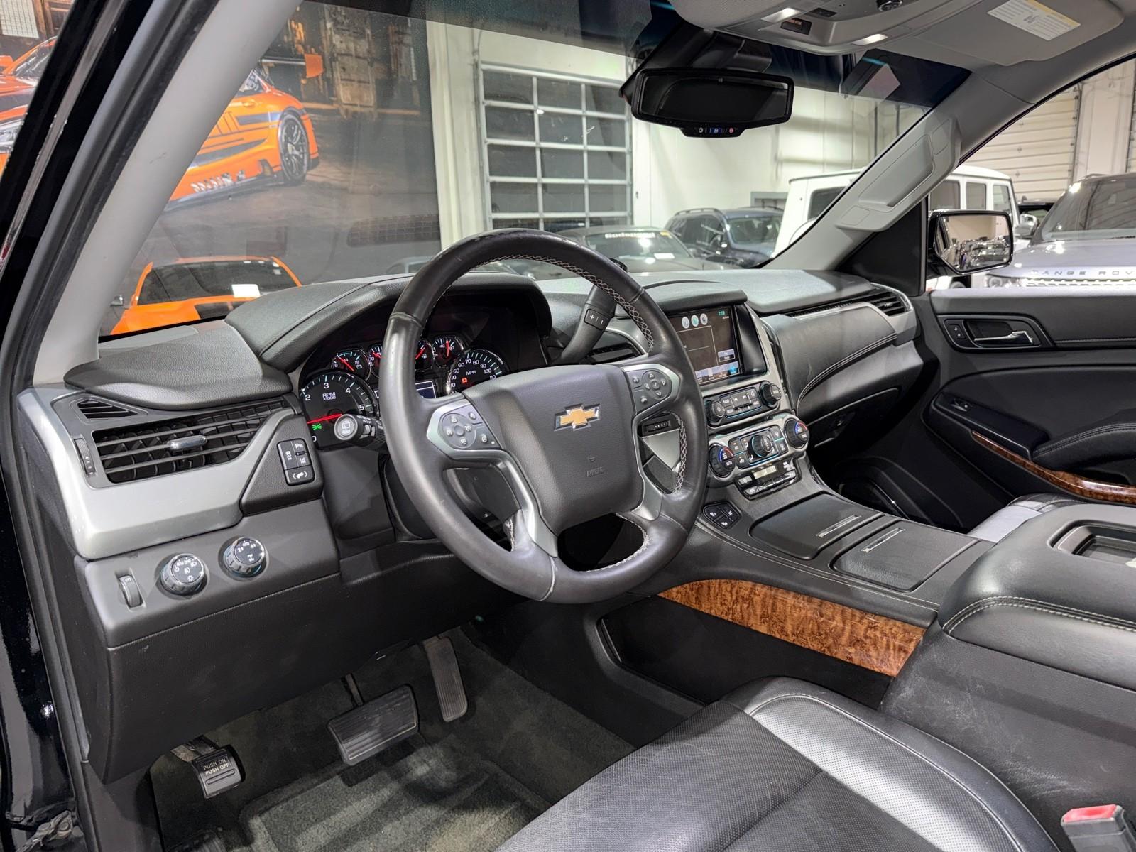 2015 Chevrolet Suburban LTZ photo 4