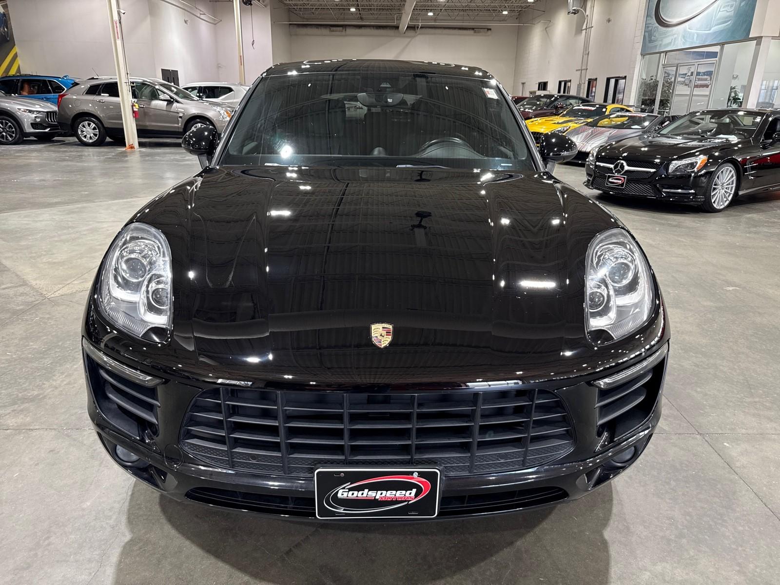 2017 Porsche Macan photo 2