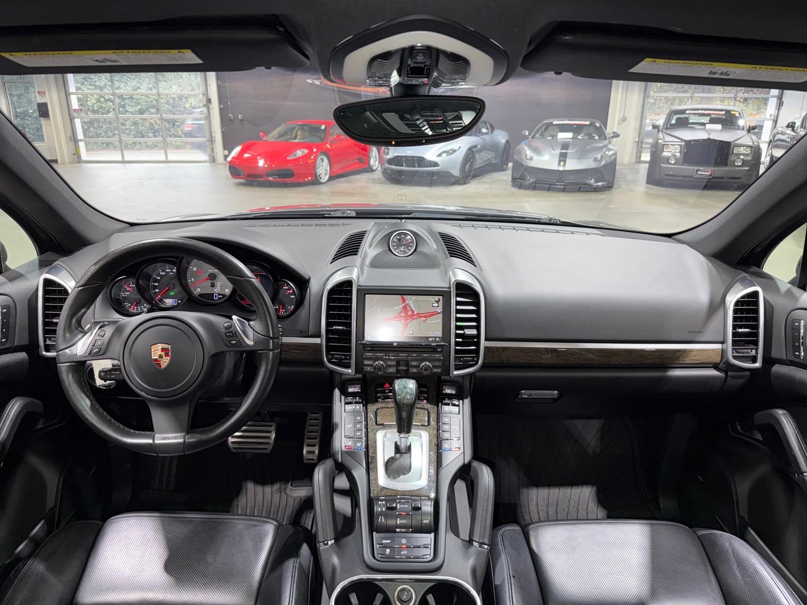 2012 Porsche Cayenne S photo 4