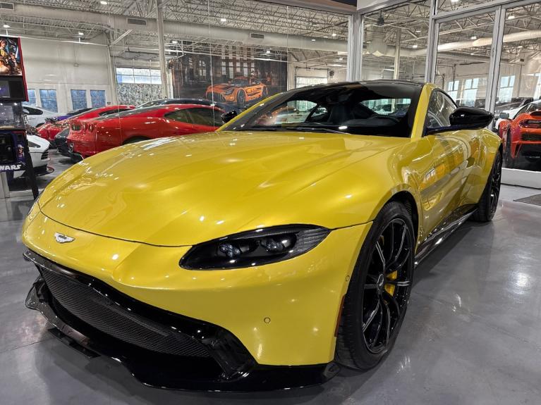 2019 Aston Martin Vantage Base's photo