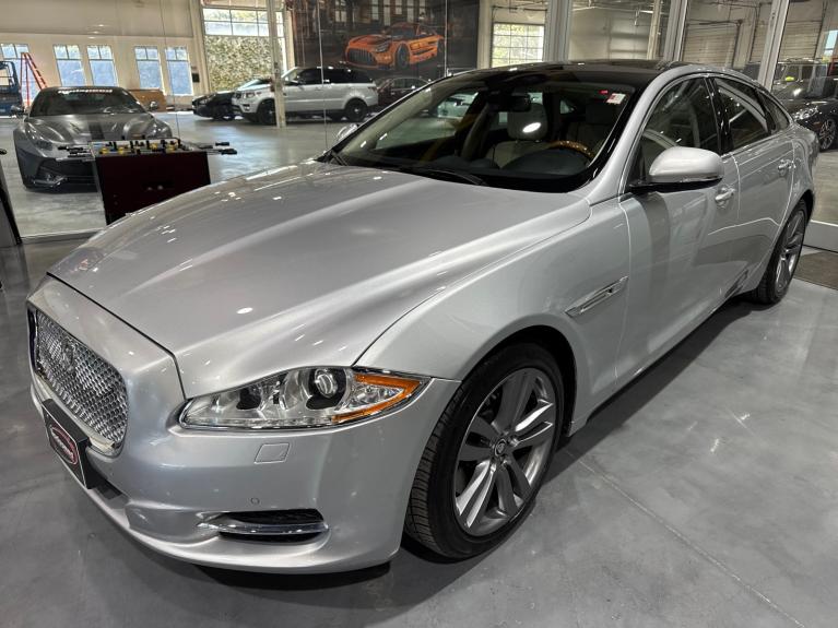 2013 Jaguar XJ Base