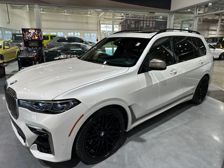 2020 BMW X7 M50i's photo