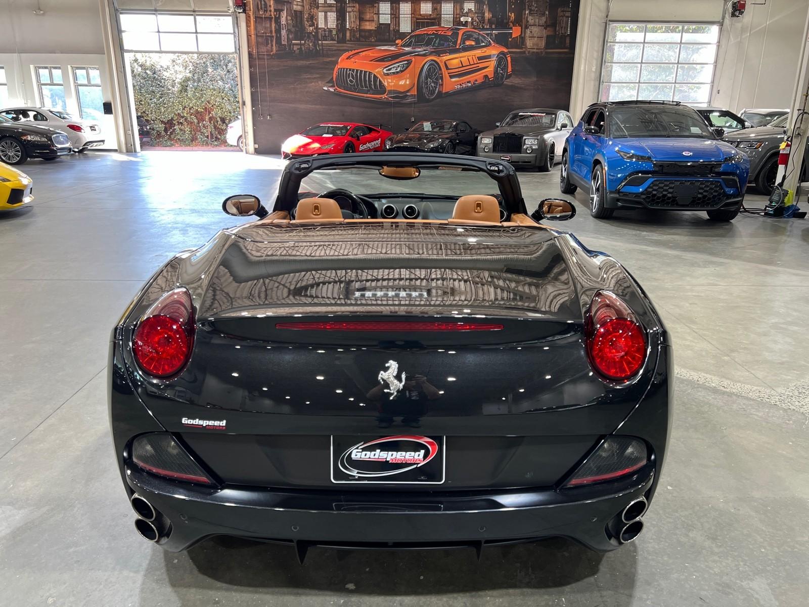 FERRARI CALIFORNIA T MINICAR COLLECTION 10 KYOSHO 1:64 RED