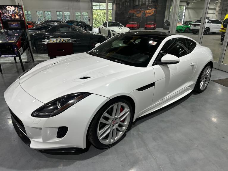 2016 Jaguar F-TYPE R Coupe's photo