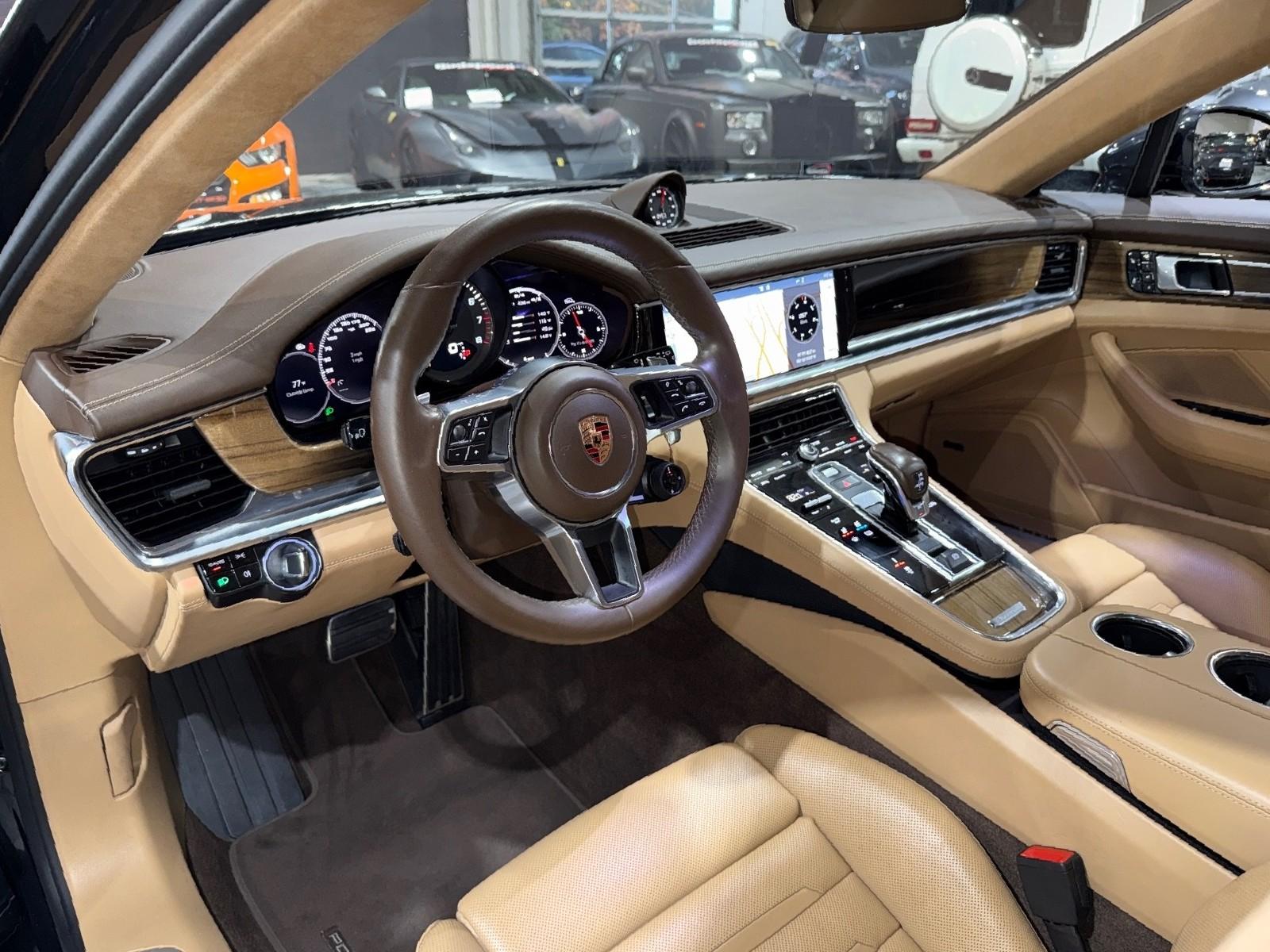 2017 Porsche Panamera Turbo photo 2