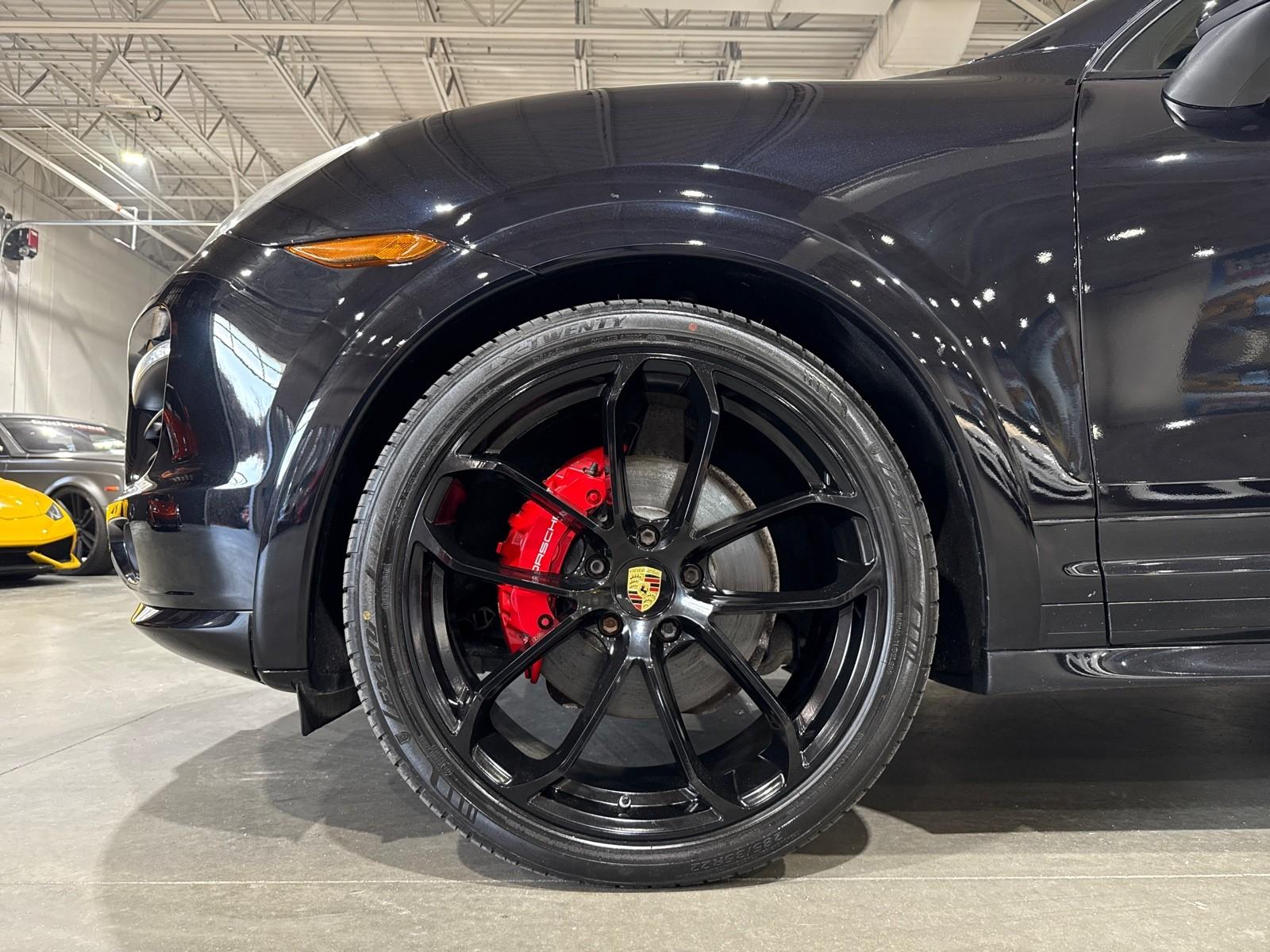 2014 Porsche Cayenne GTS photo 16