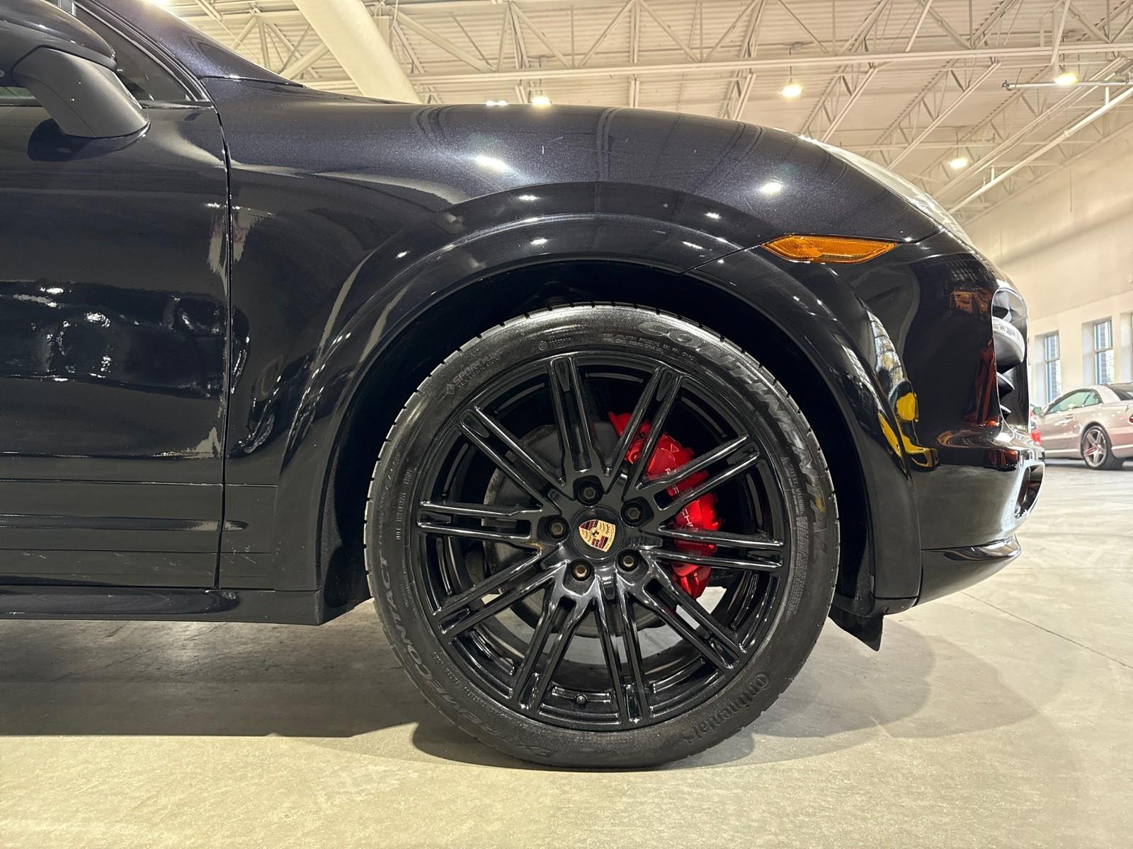 2014 Porsche Cayenne GTS photo 17