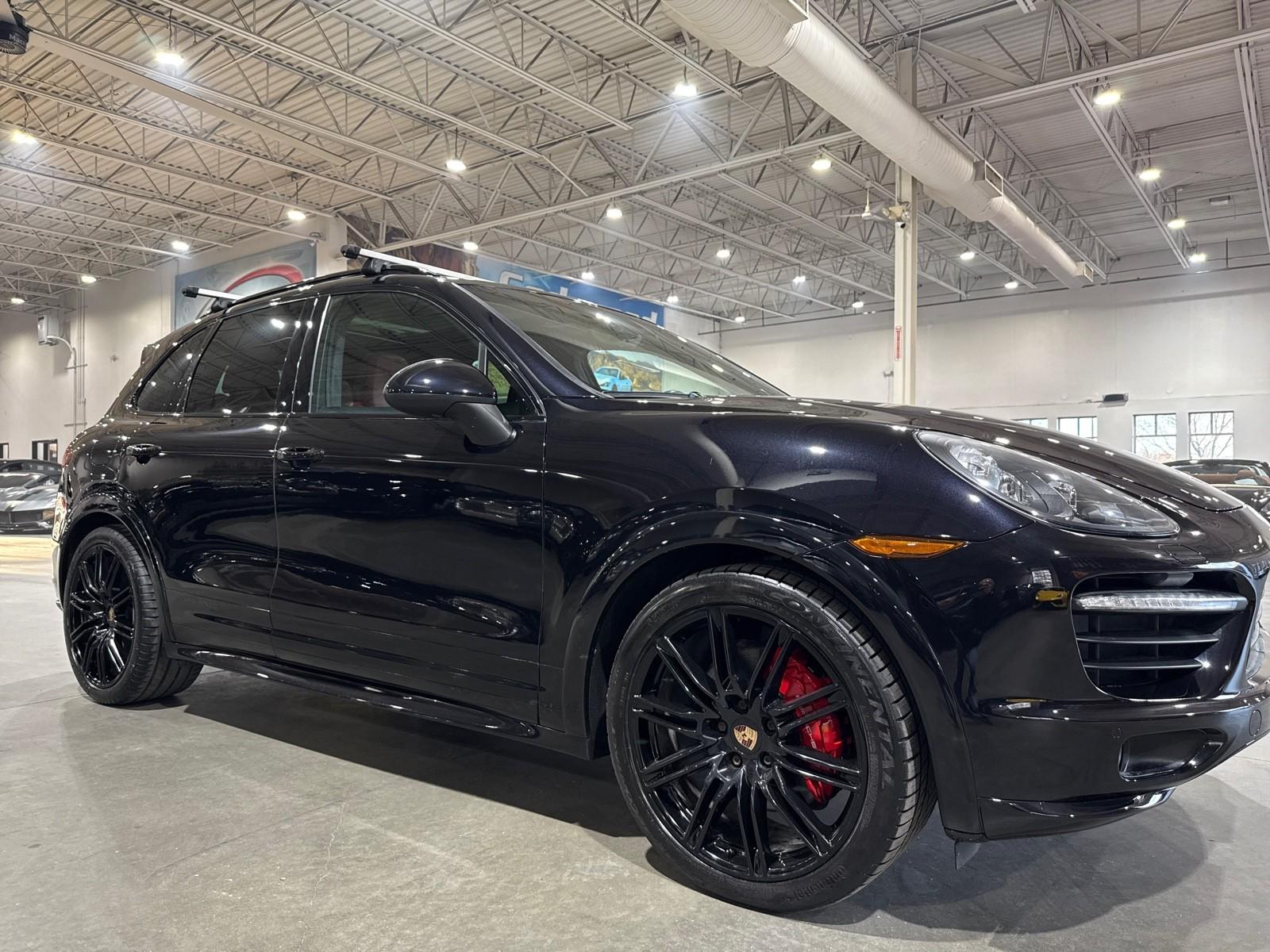 2014 Porsche Cayenne GTS photo 19