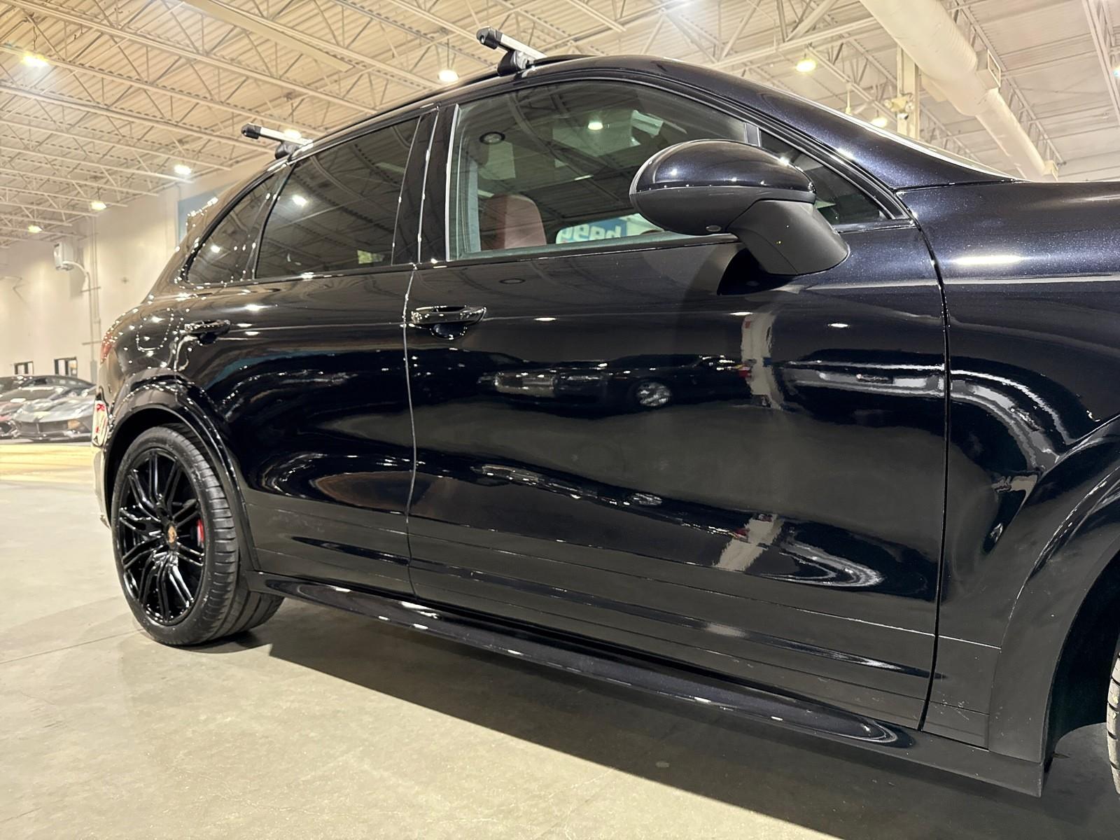 2014 Porsche Cayenne GTS photo 21