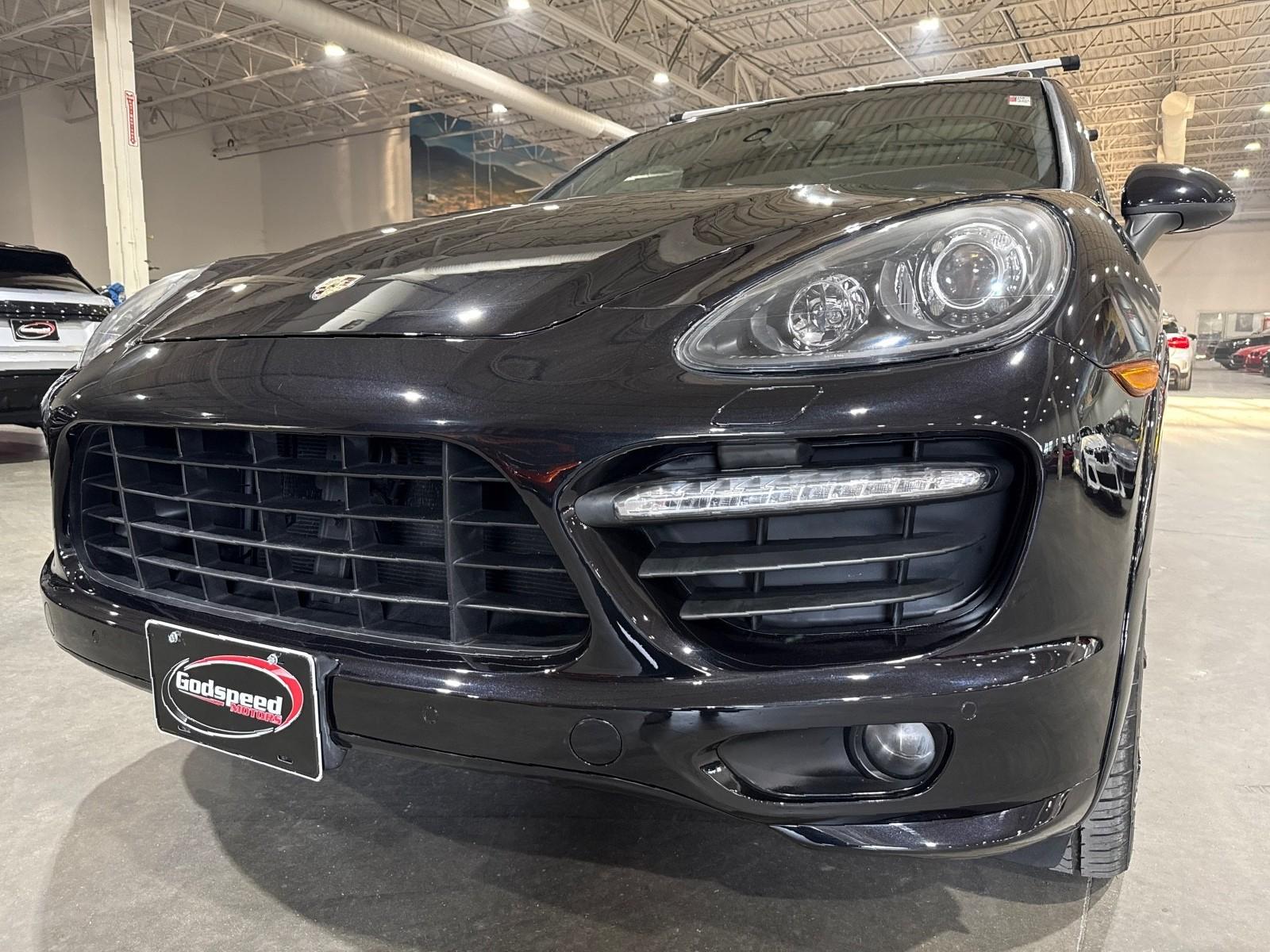2014 Porsche Cayenne GTS photo 25
