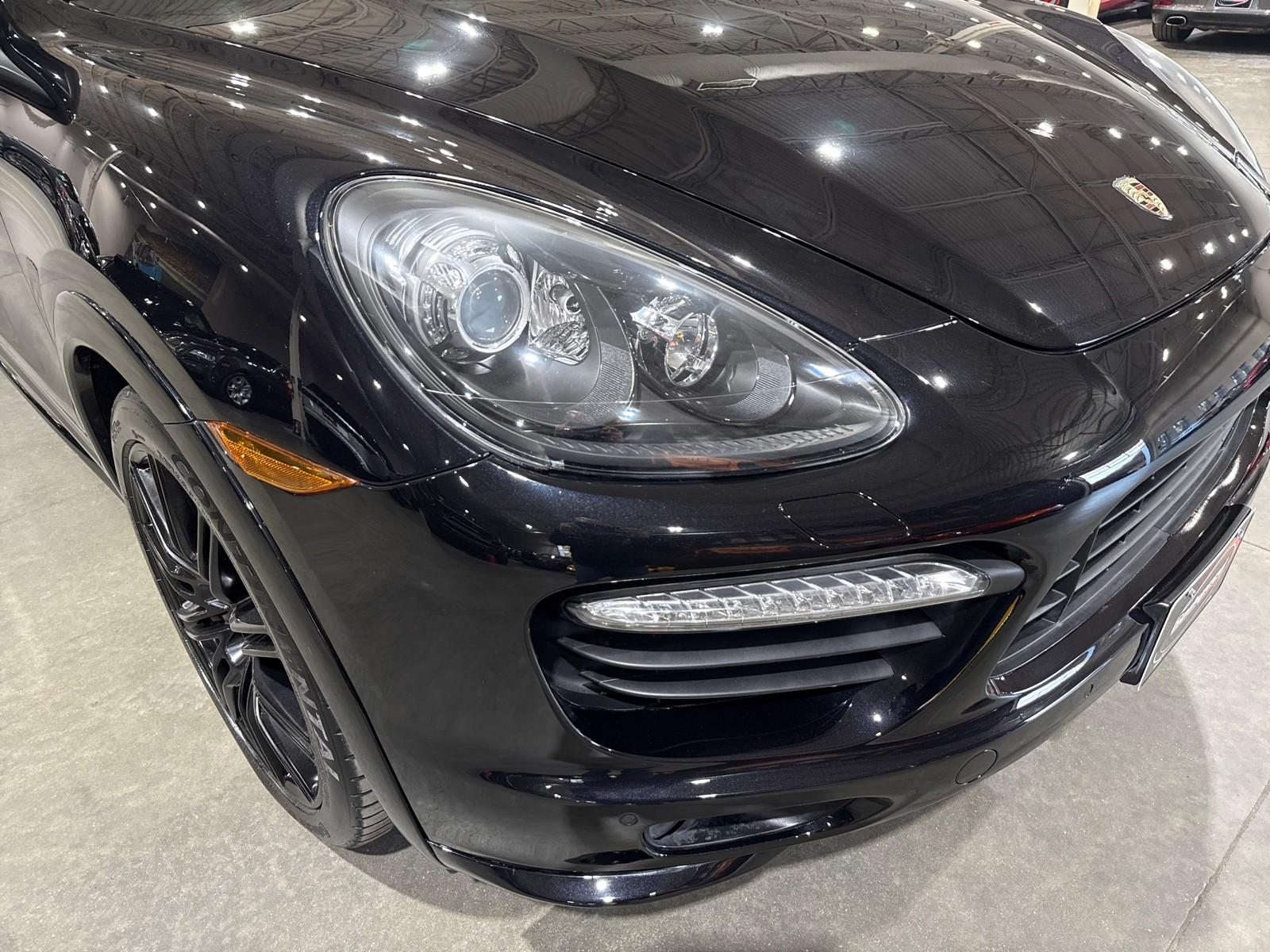 2014 Porsche Cayenne GTS photo 28