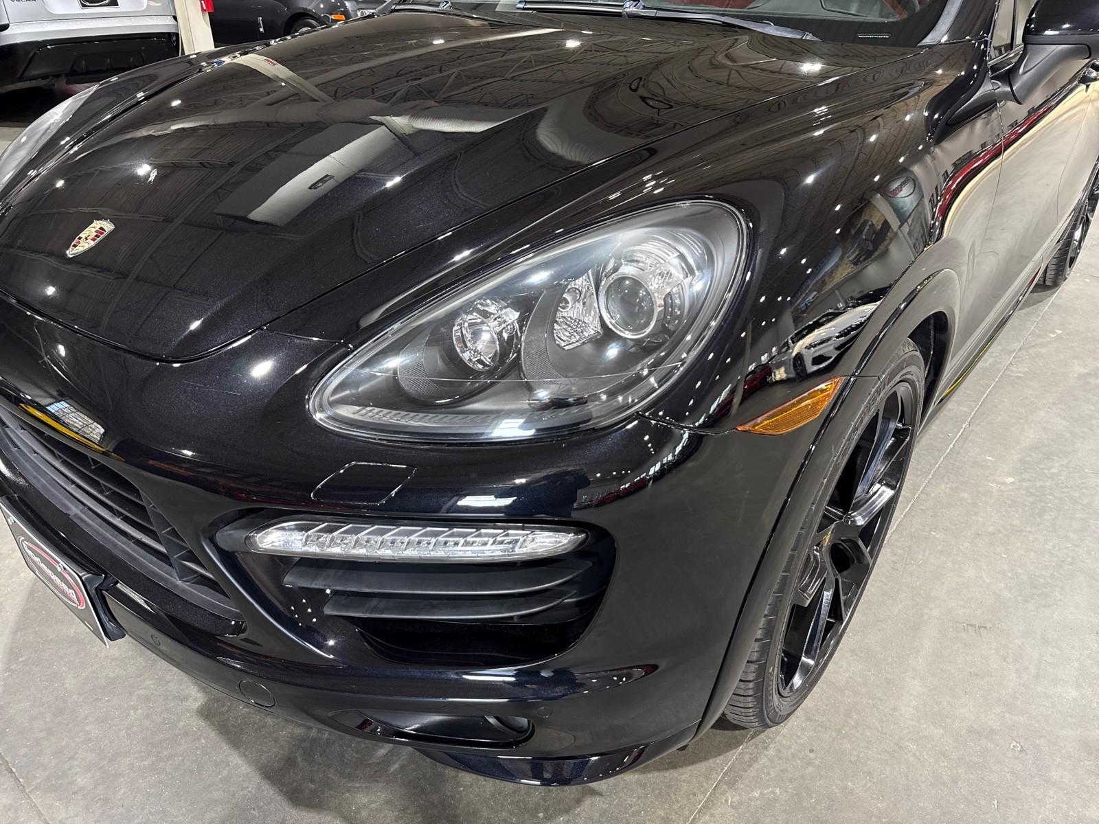 2014 Porsche Cayenne GTS photo 29