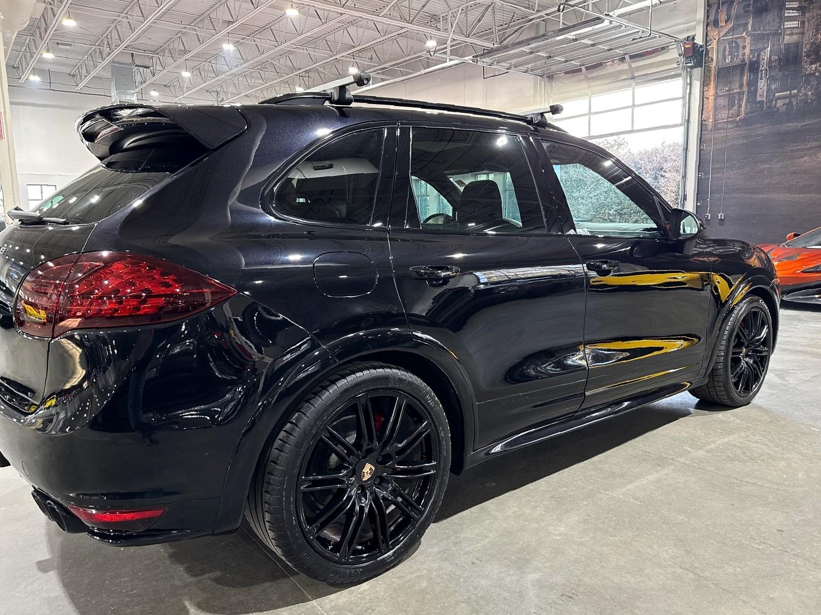 2014 Porsche Cayenne GTS photo 30