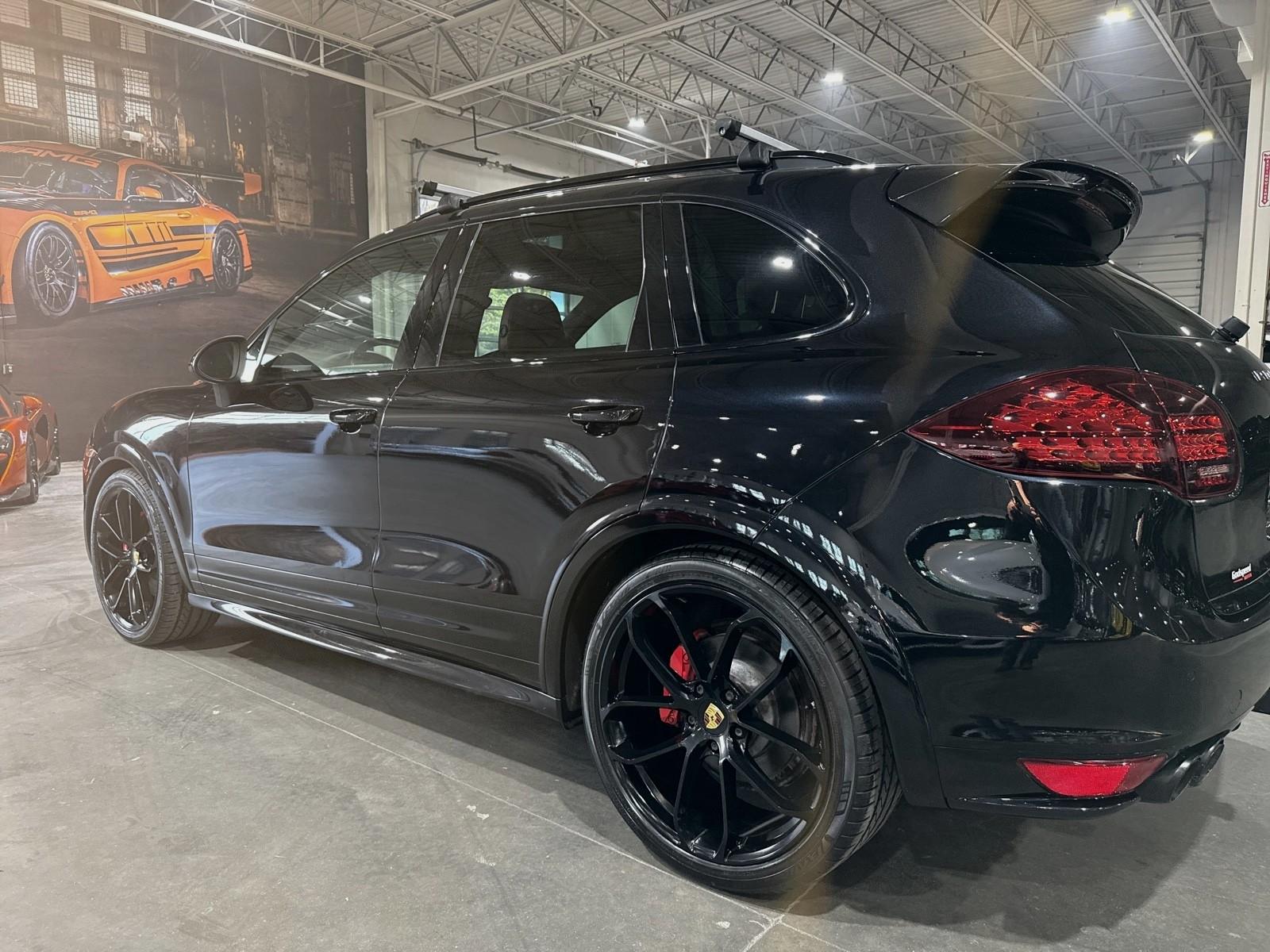 2014 Porsche Cayenne GTS photo 31
