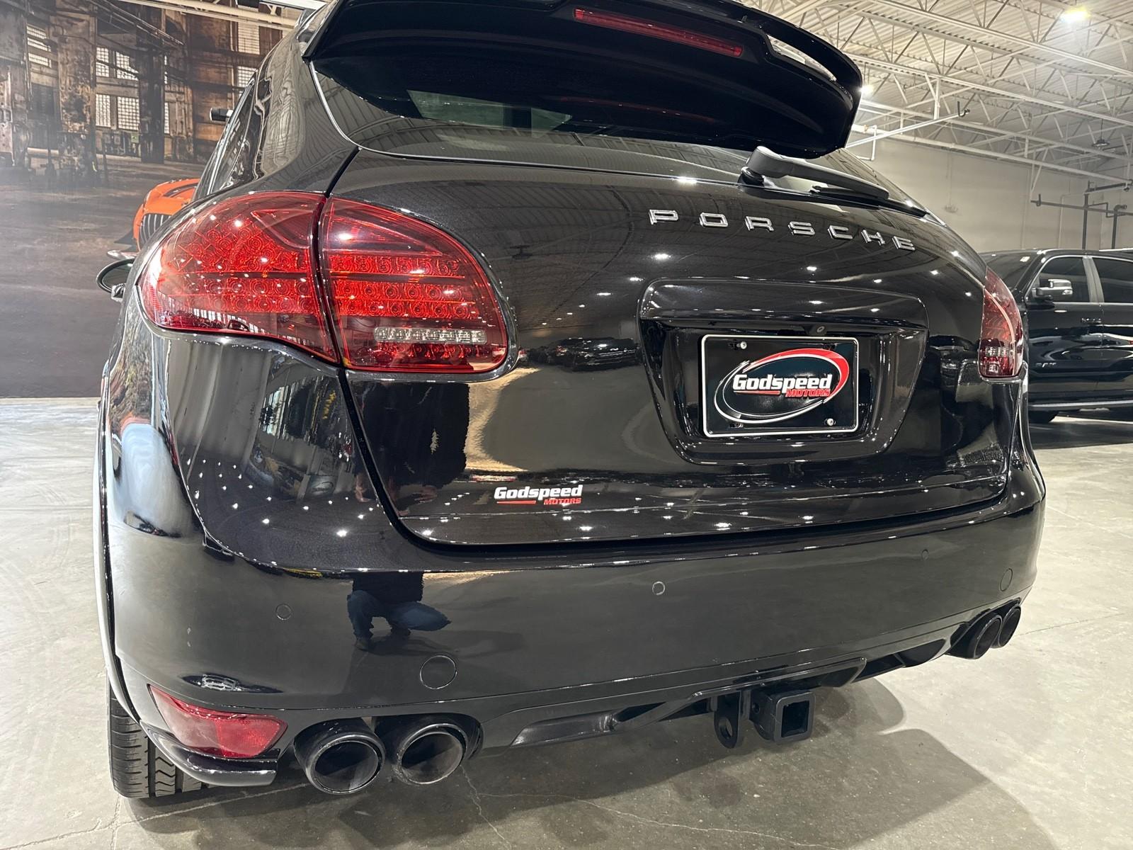 2014 Porsche Cayenne GTS photo 32