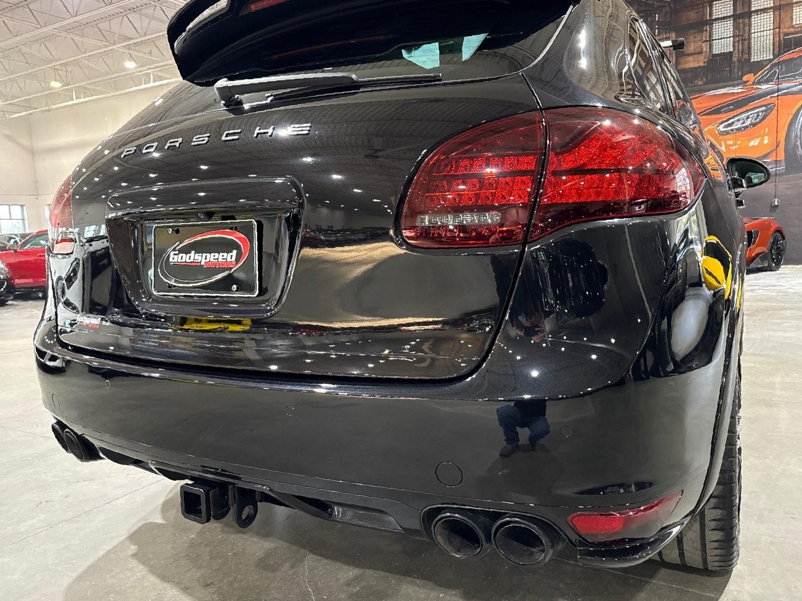 2014 Porsche Cayenne GTS photo 34