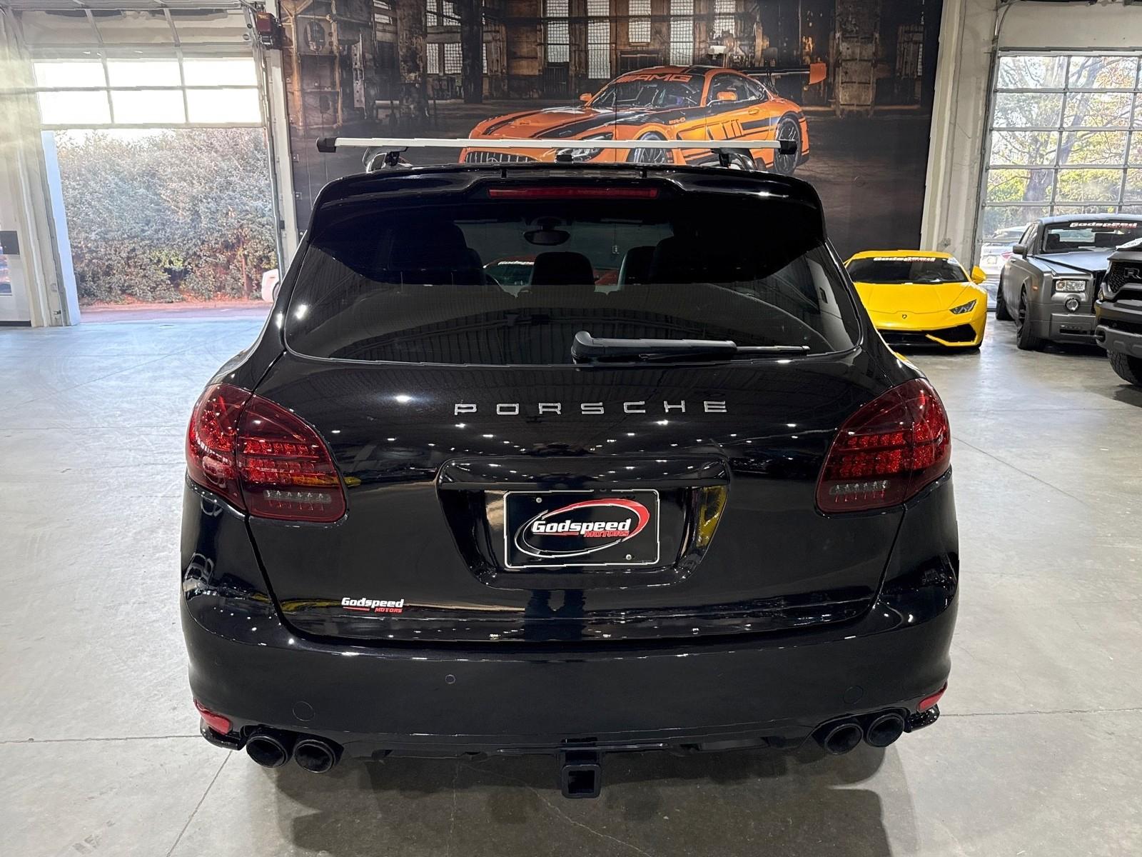 2014 Porsche Cayenne GTS photo 4