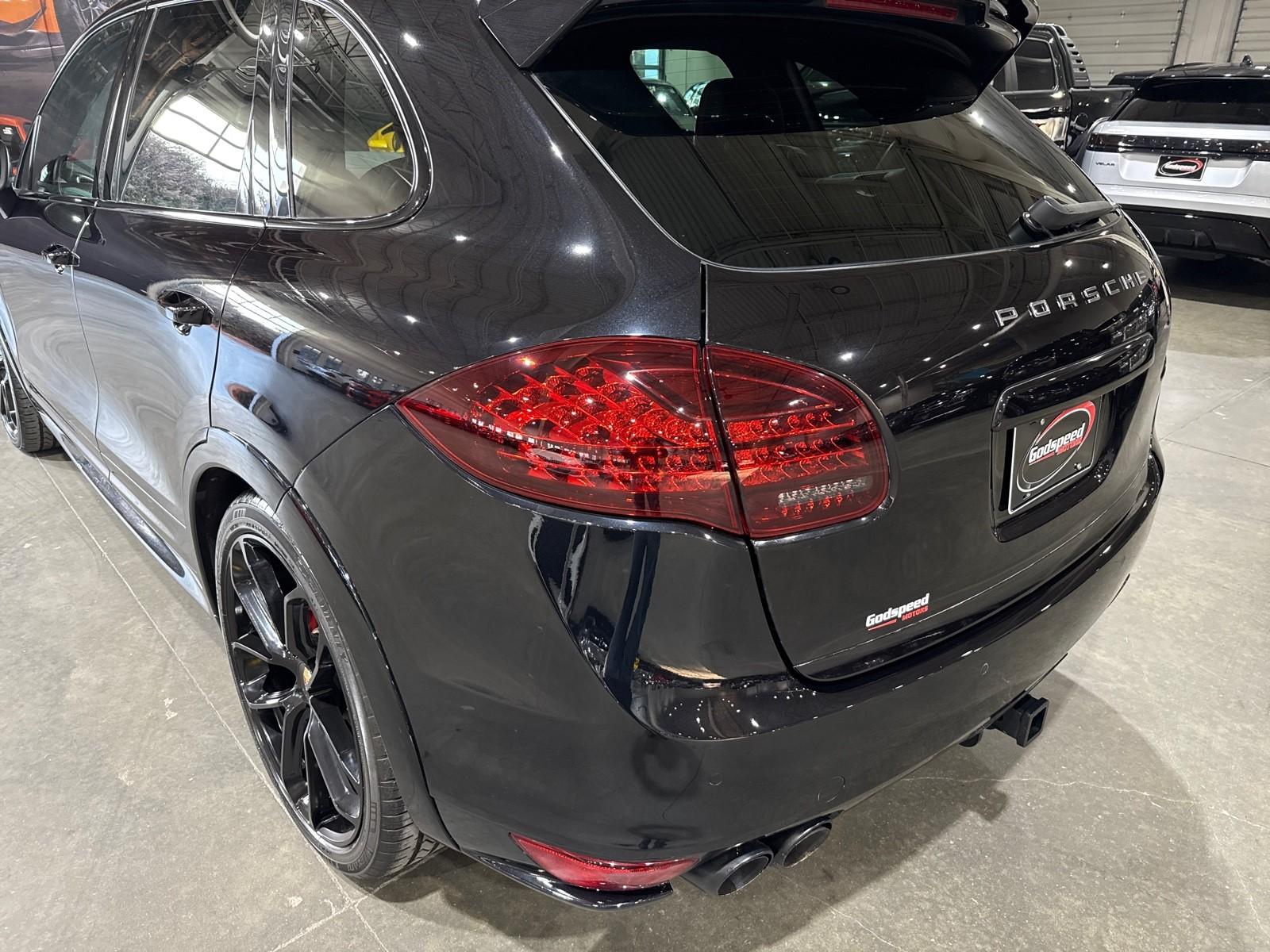 2014 Porsche Cayenne GTS photo 35