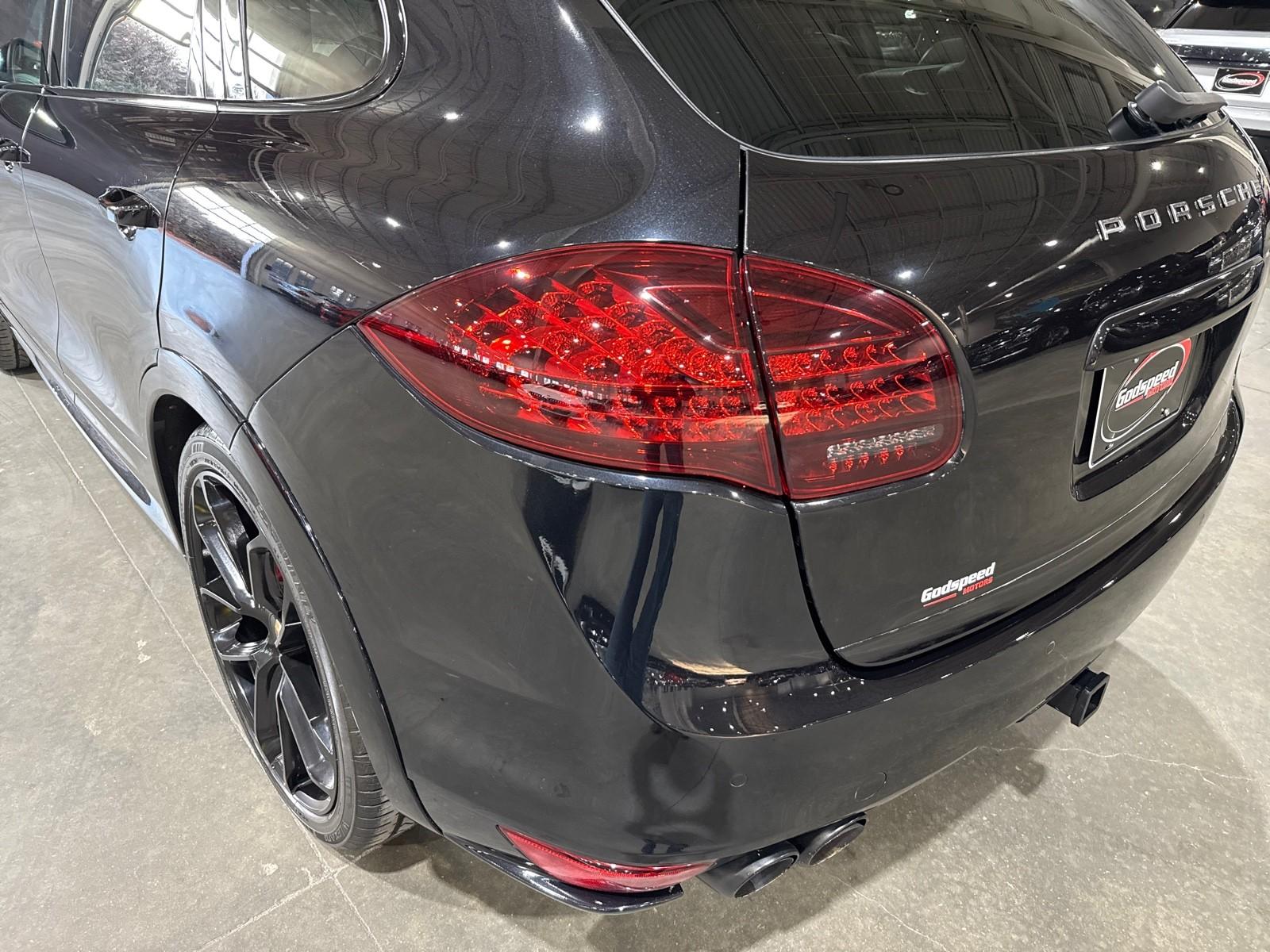 2014 Porsche Cayenne GTS photo 37