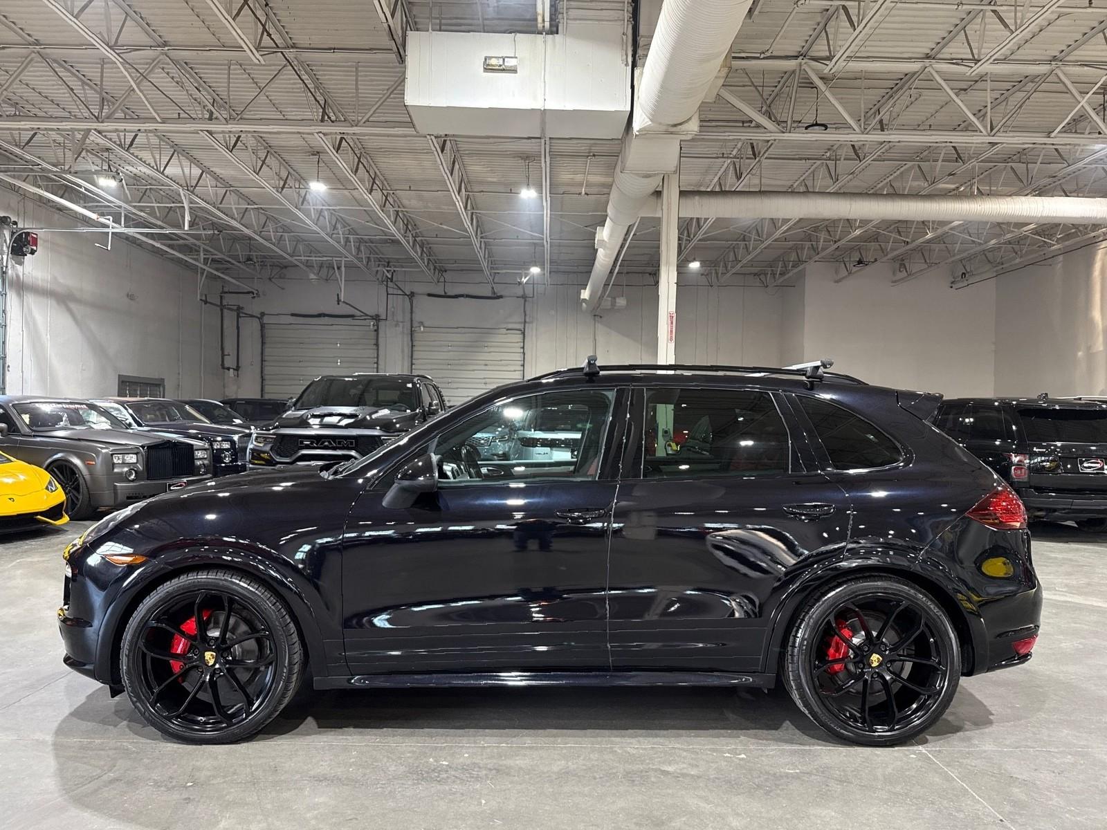 2014 Porsche Cayenne GTS photo 5