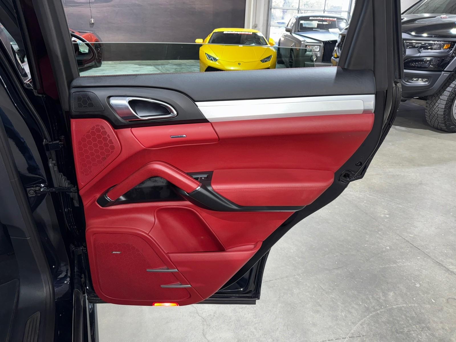 2014 Porsche Cayenne GTS photo 44