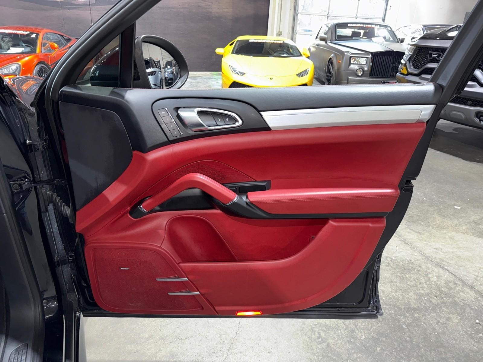 2014 Porsche Cayenne GTS photo 48