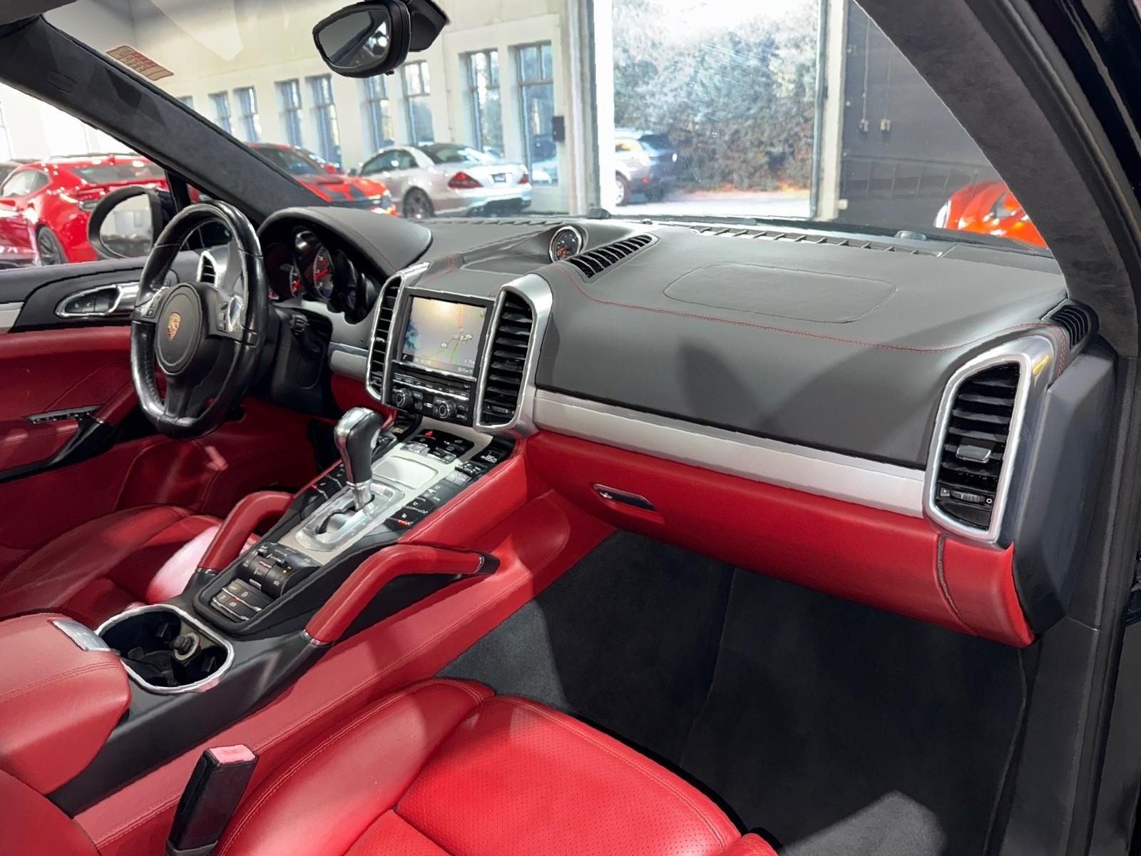 2014 Porsche Cayenne GTS photo 49