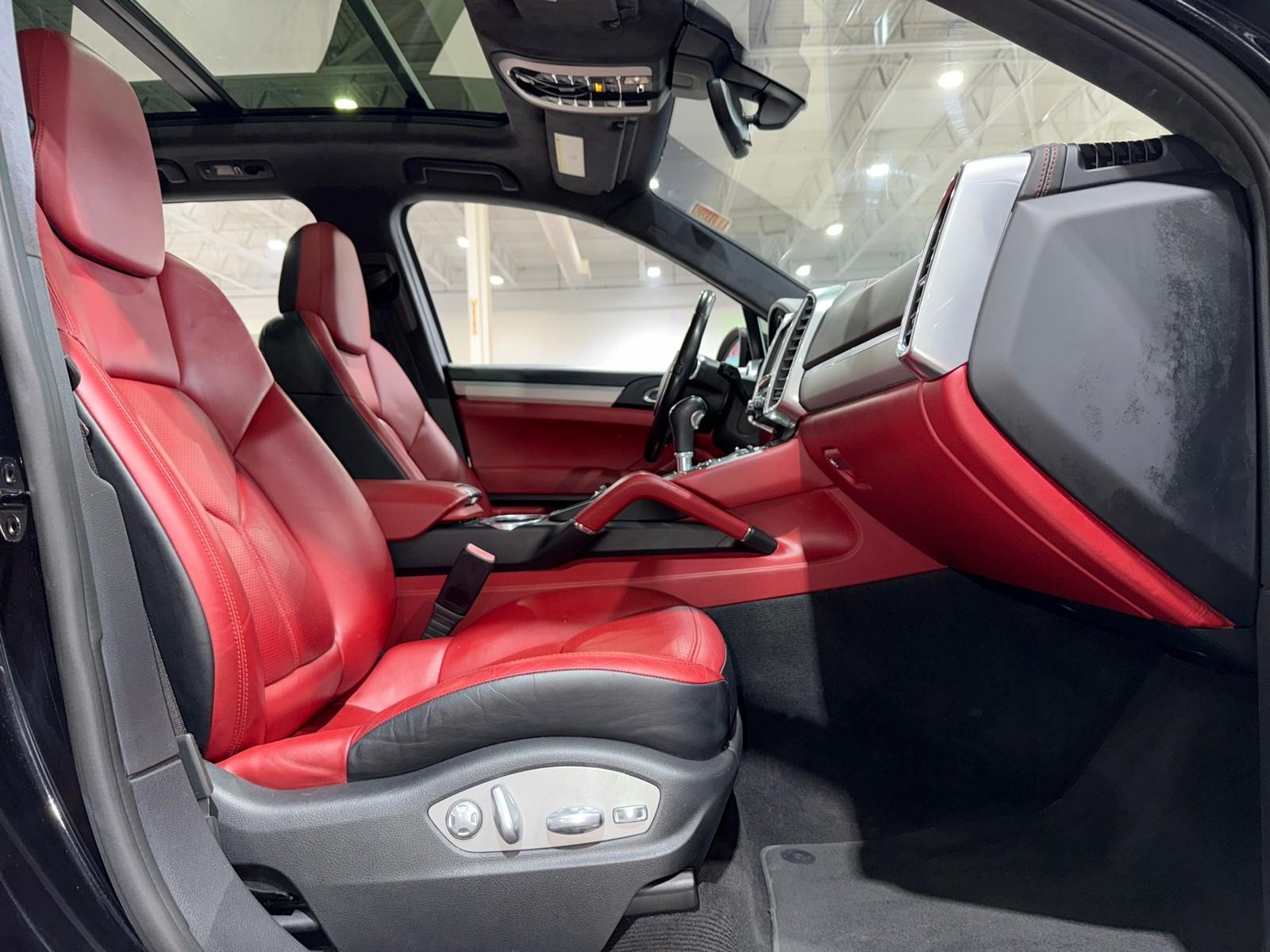 2014 Porsche Cayenne GTS photo 50
