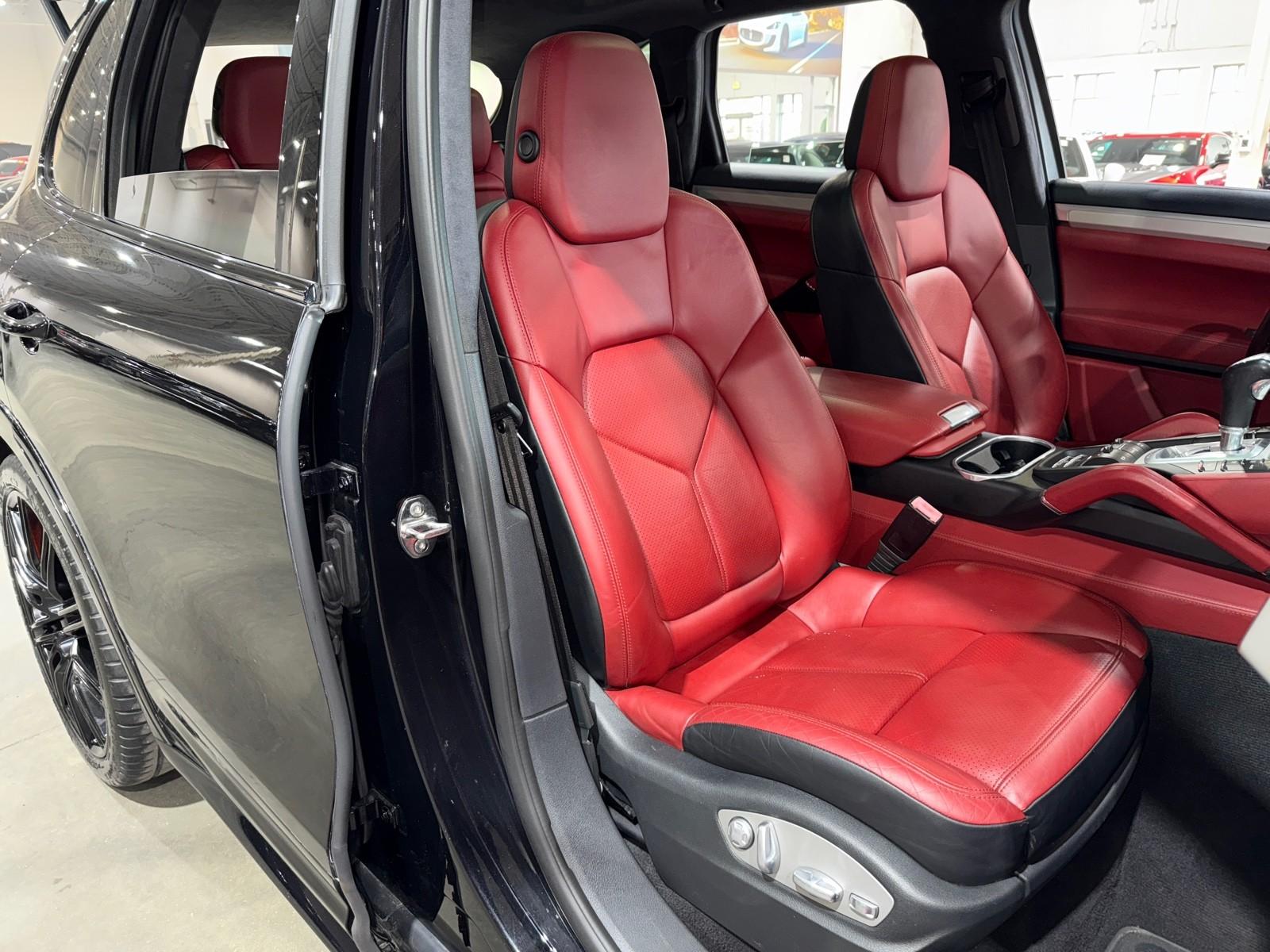 2014 Porsche Cayenne GTS photo 51