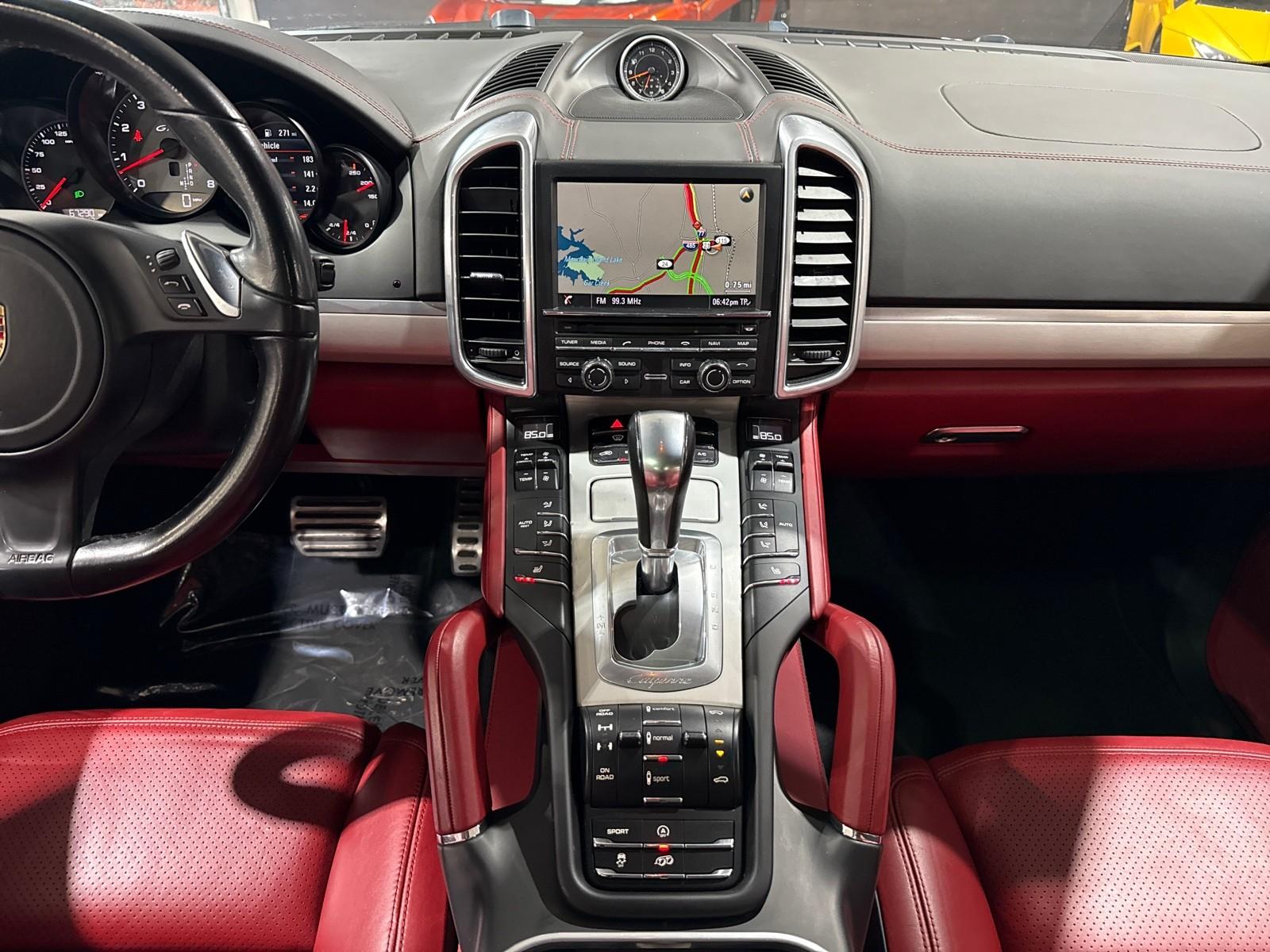 2014 Porsche Cayenne GTS photo 57