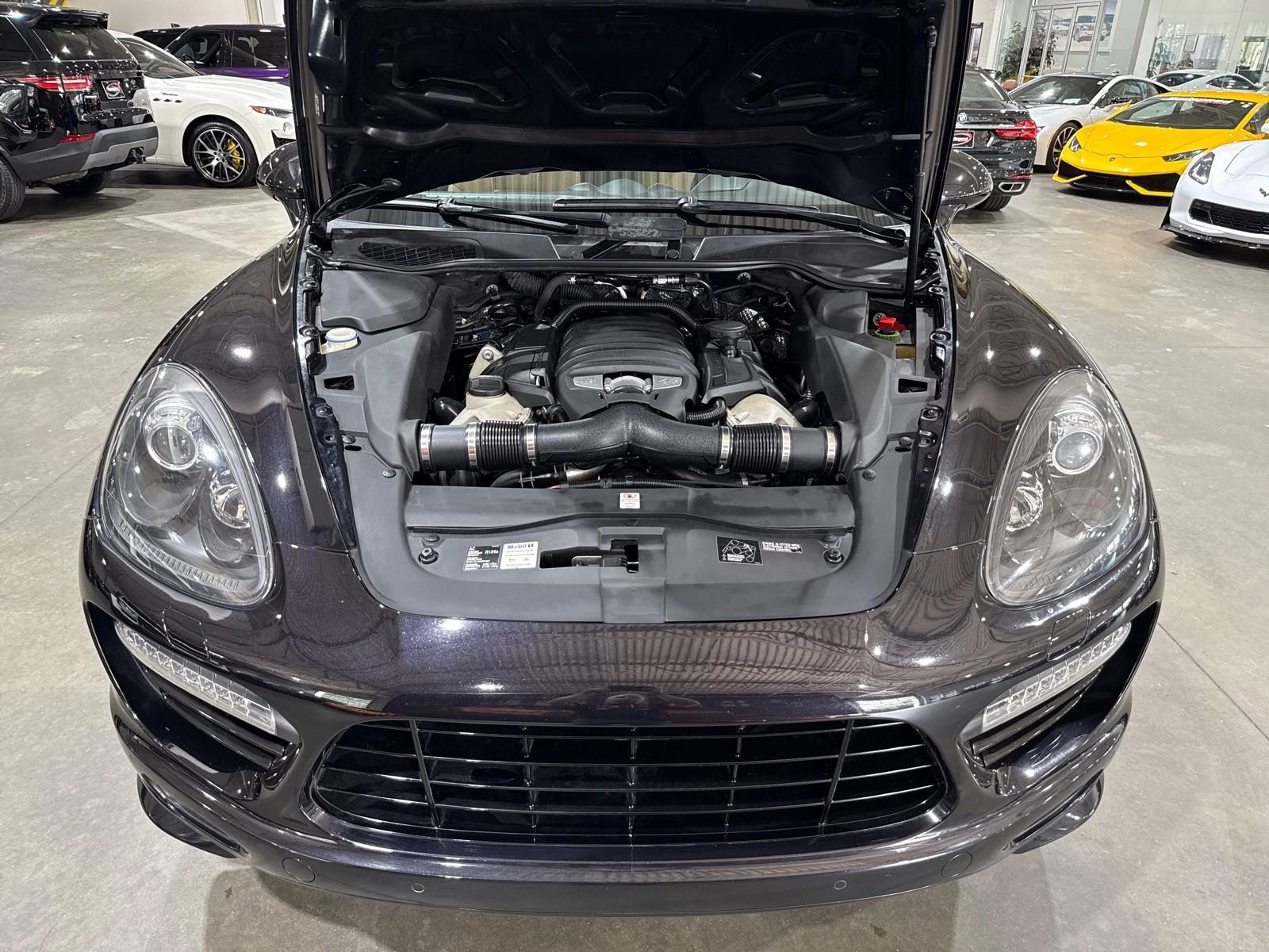 2014 Porsche Cayenne GTS photo 17