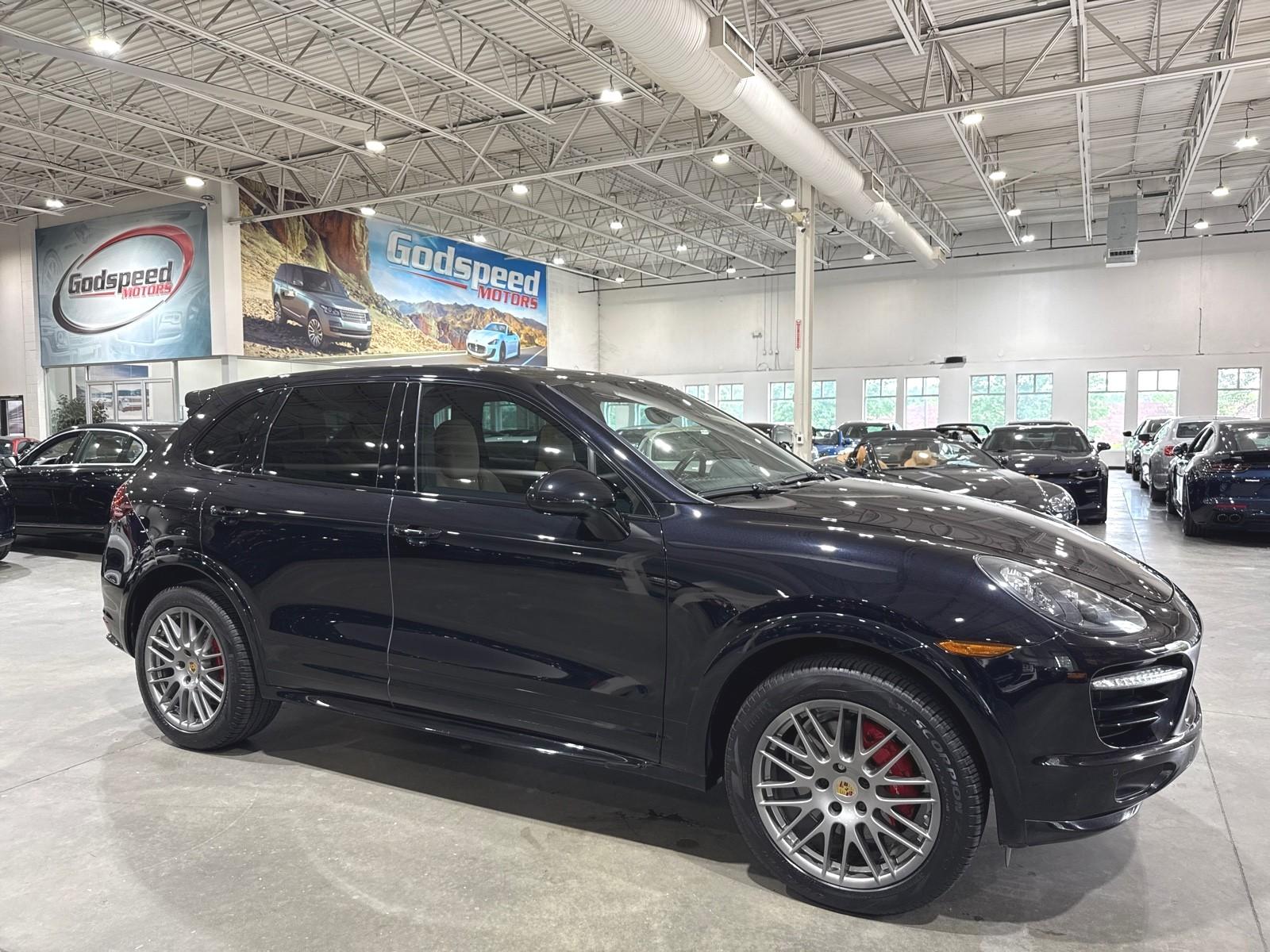 2014 Porsche Cayenne GTS photo 20