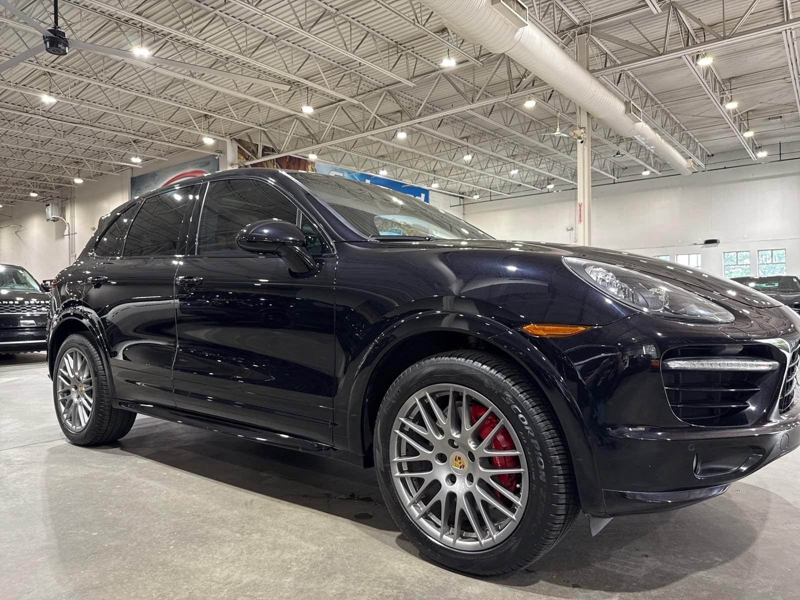 2014 Porsche Cayenne GTS photo 21