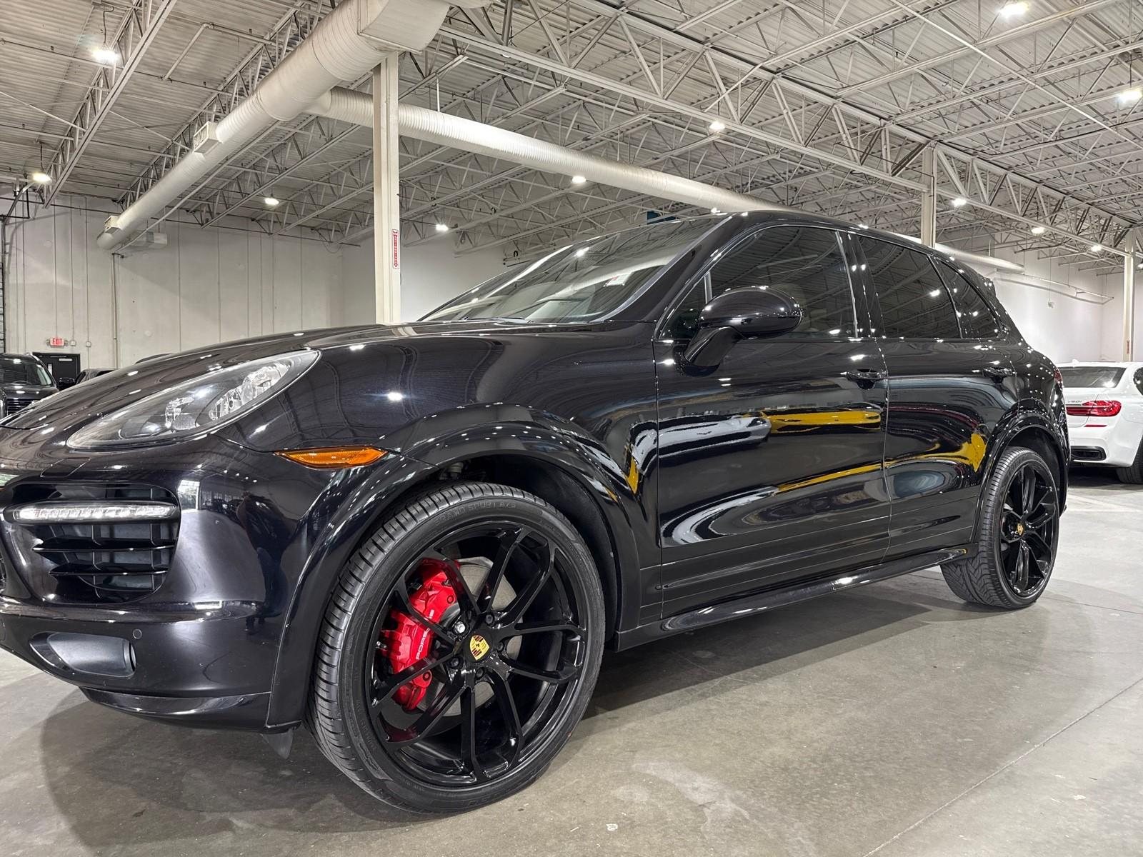 2014 Porsche Cayenne GTS photo 22