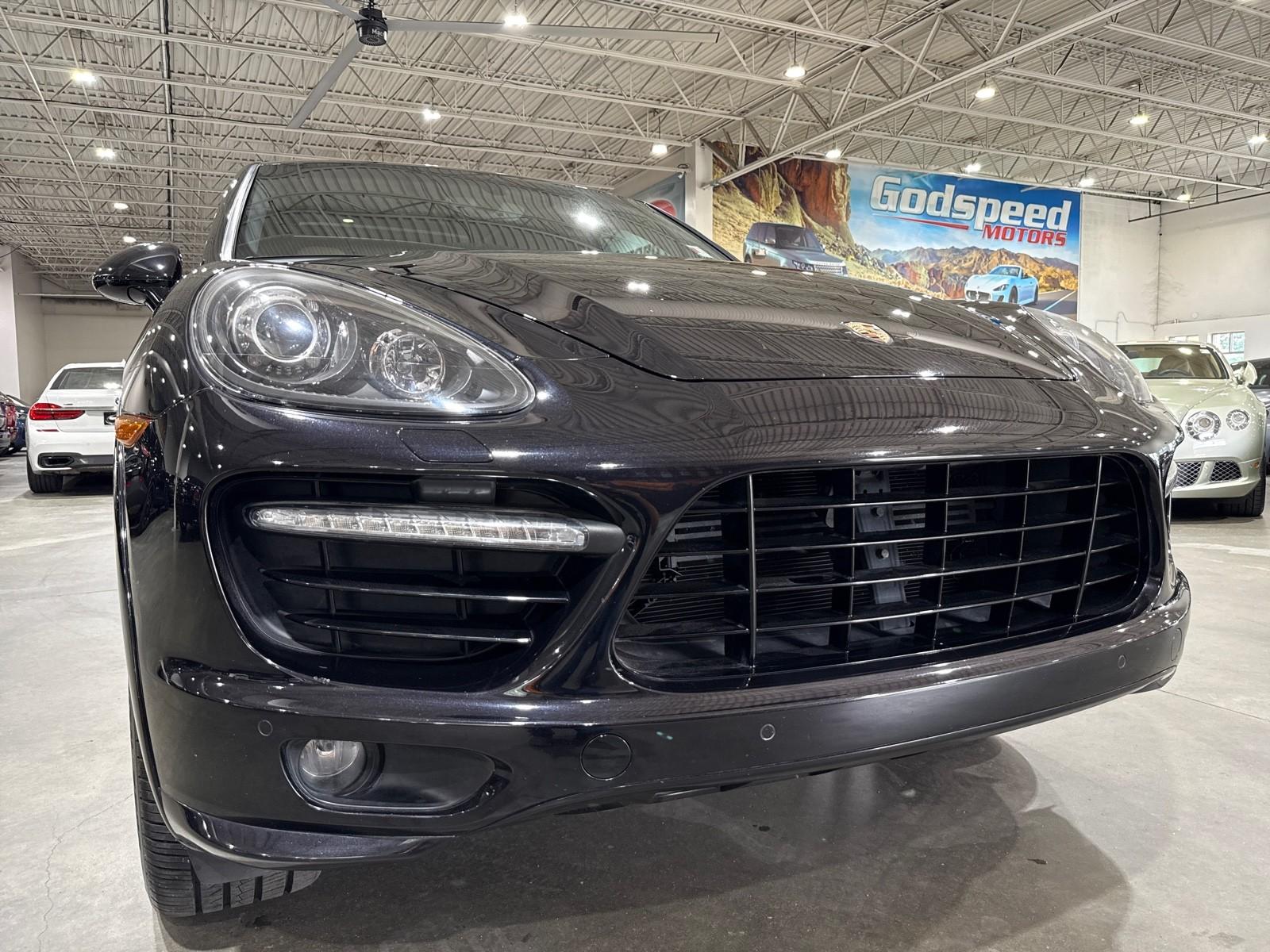2014 Porsche Cayenne GTS photo 25