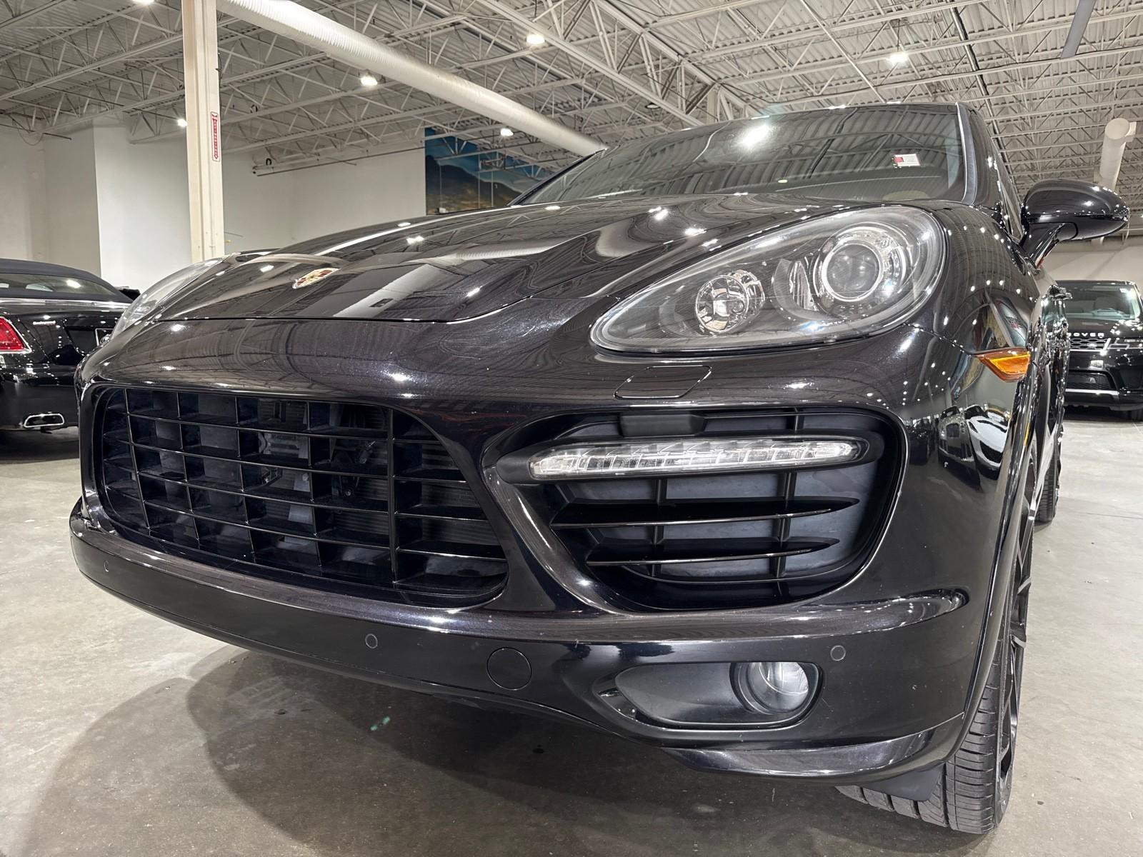 2014 Porsche Cayenne GTS photo 27