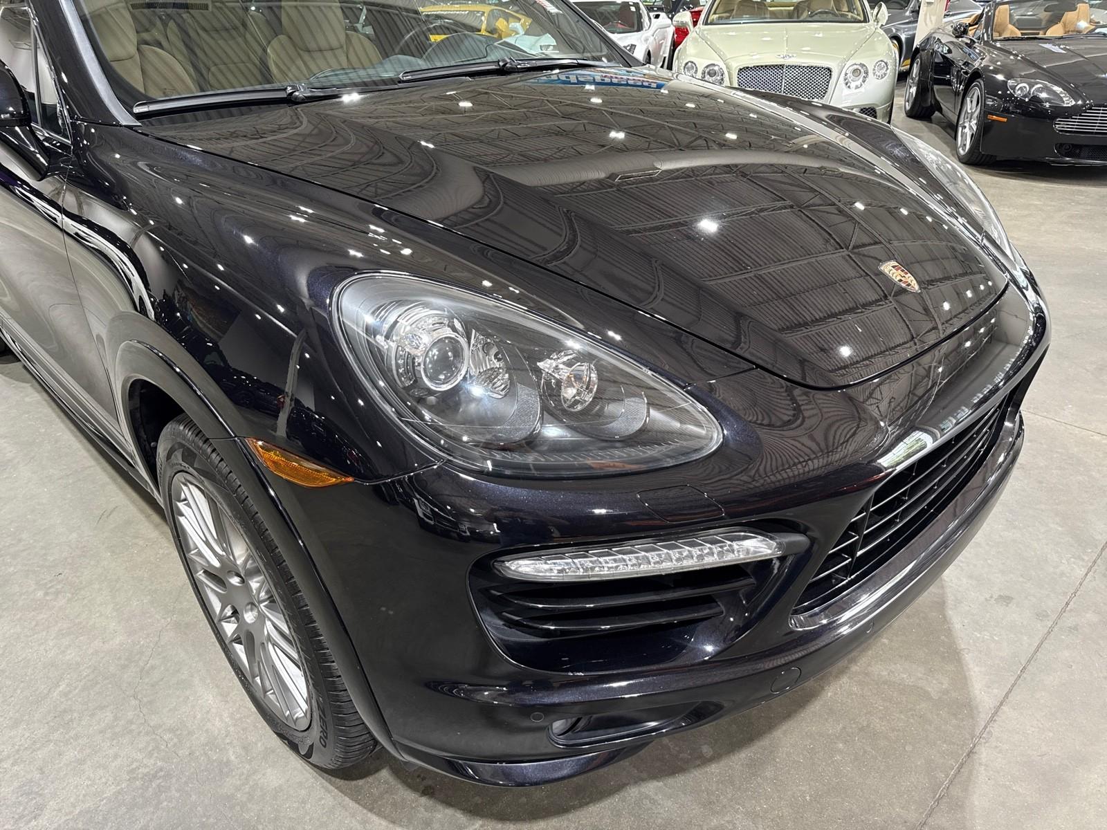 2014 Porsche Cayenne GTS photo 28