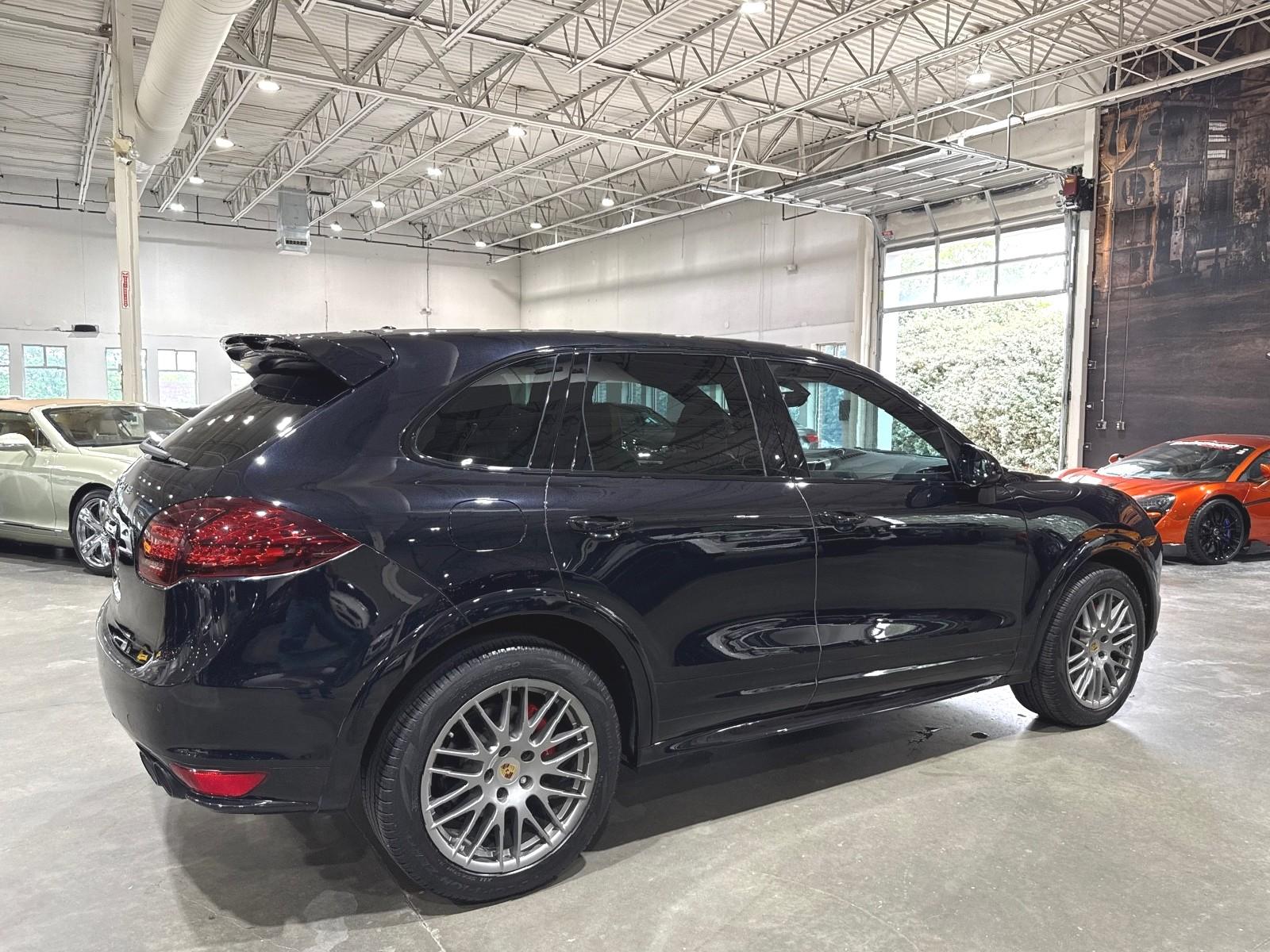 2014 Porsche Cayenne GTS photo 3