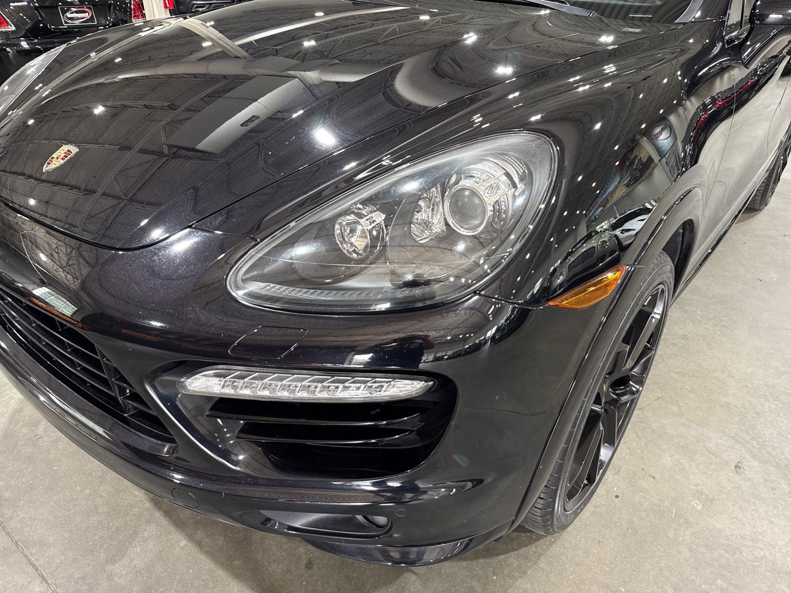 2014 Porsche Cayenne GTS photo 31
