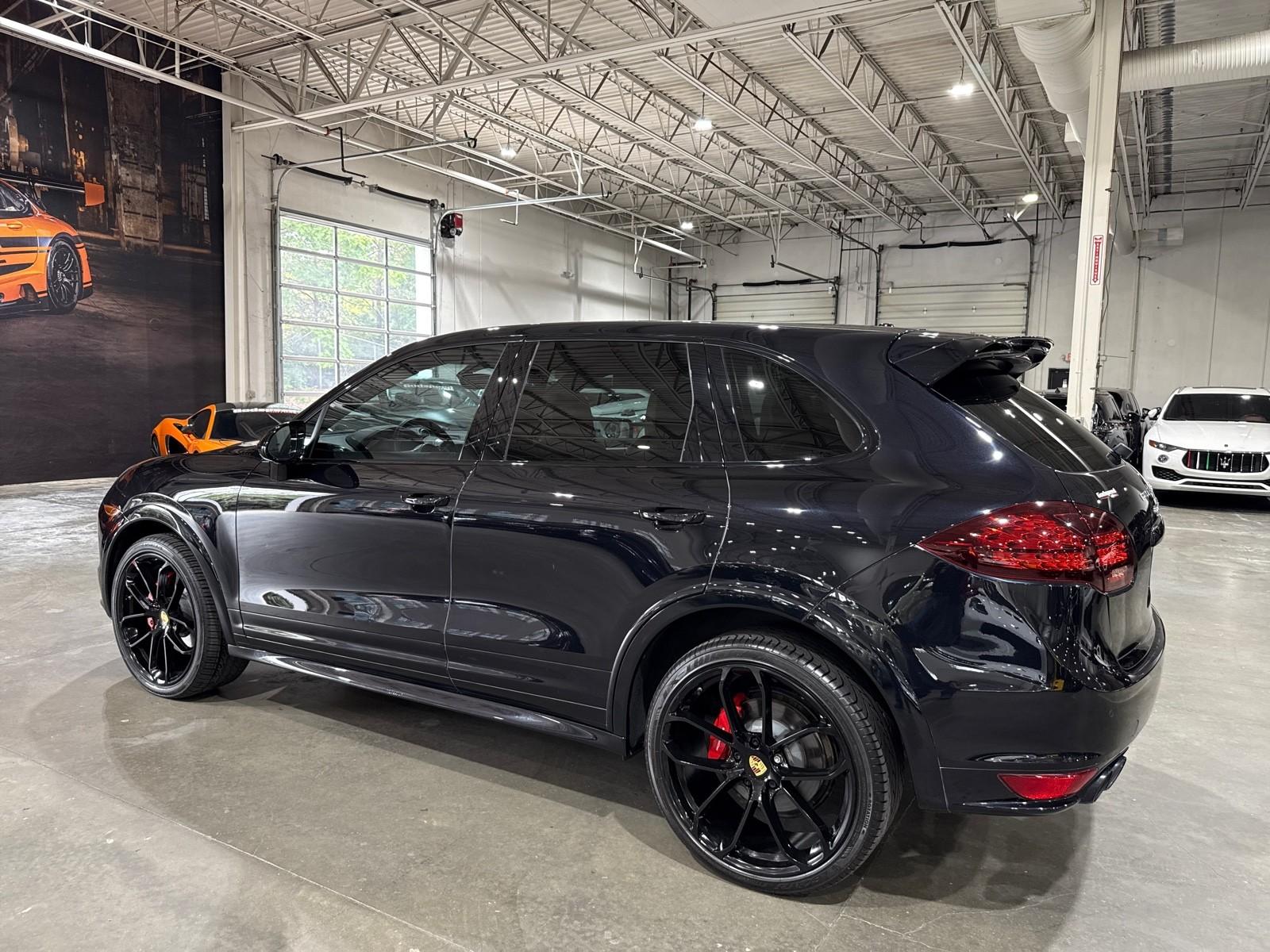 2014 Porsche Cayenne GTS photo 33