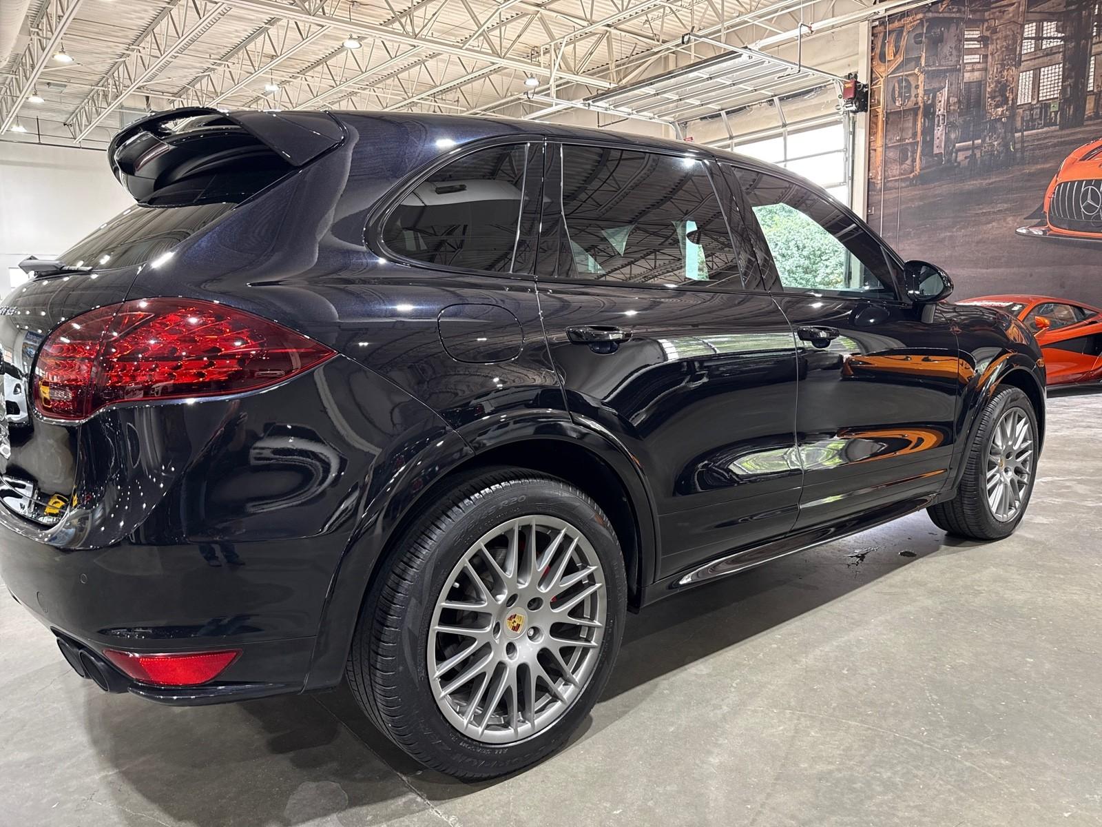 2014 Porsche Cayenne GTS photo 34