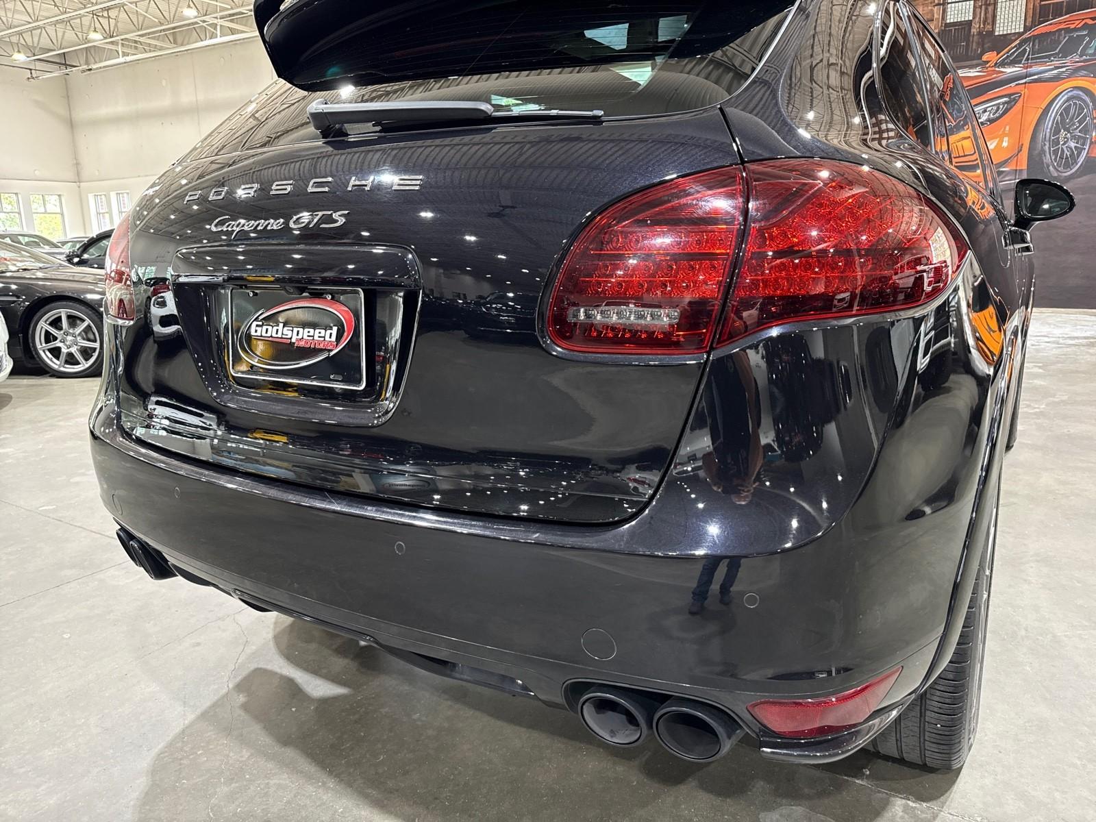 2014 Porsche Cayenne GTS photo 38