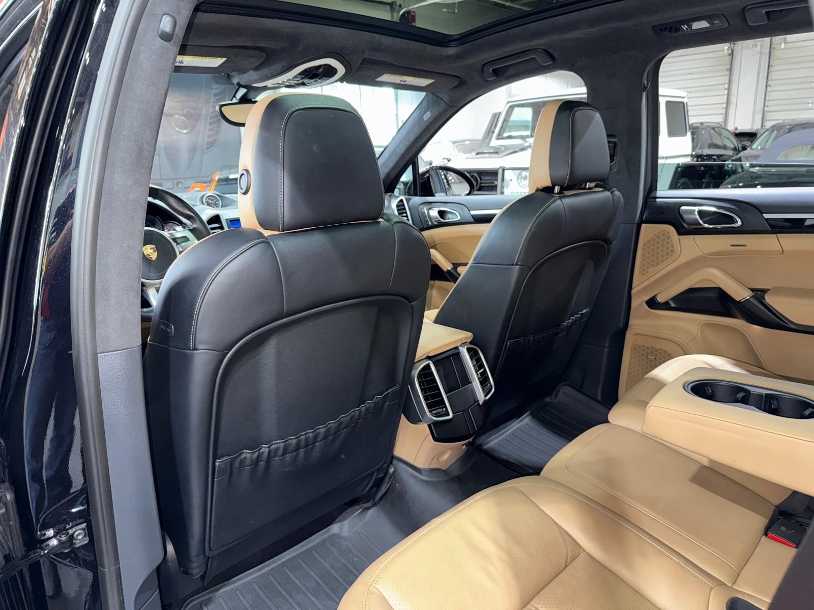 2014 Porsche Cayenne GTS photo 50