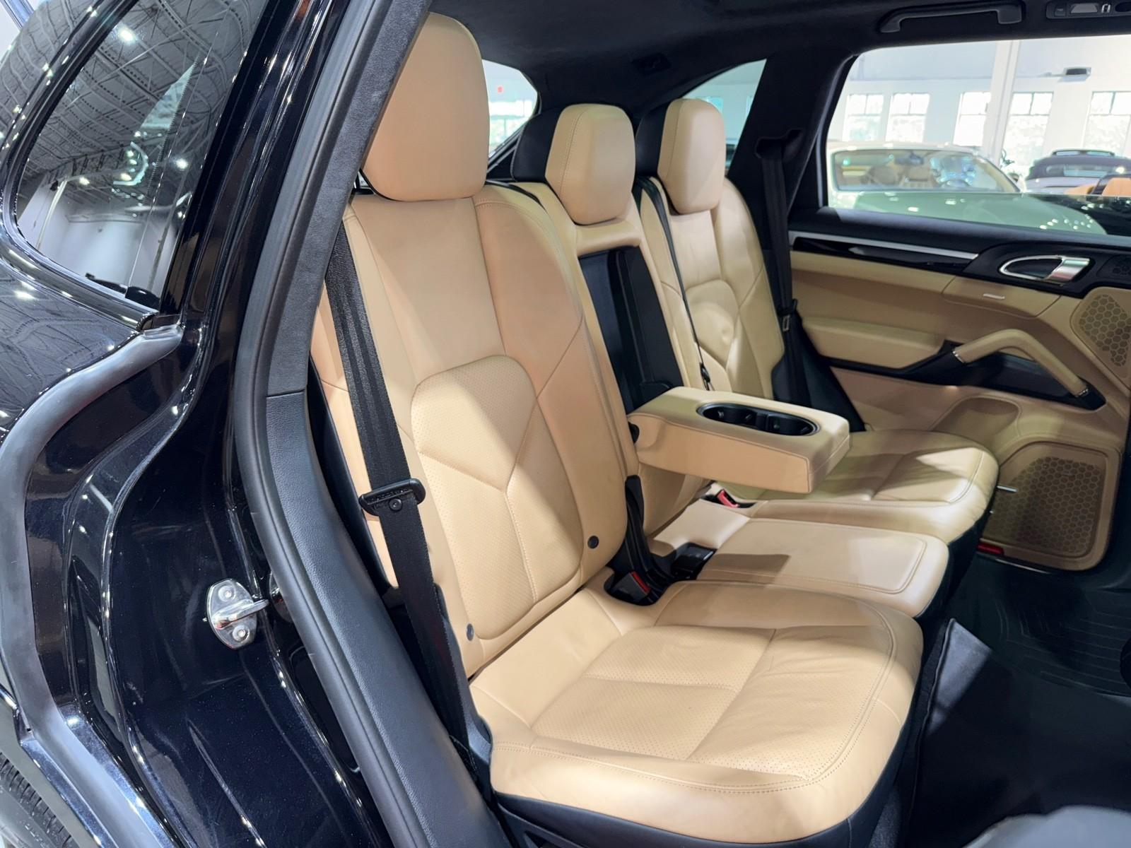 2014 Porsche Cayenne GTS photo 53