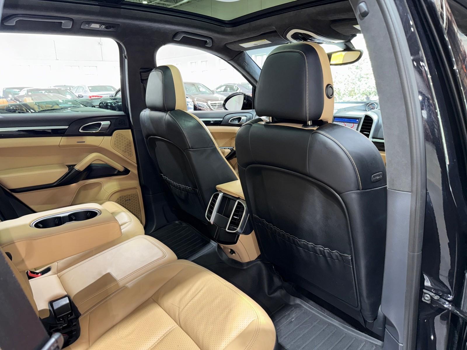 2014 Porsche Cayenne GTS photo 55