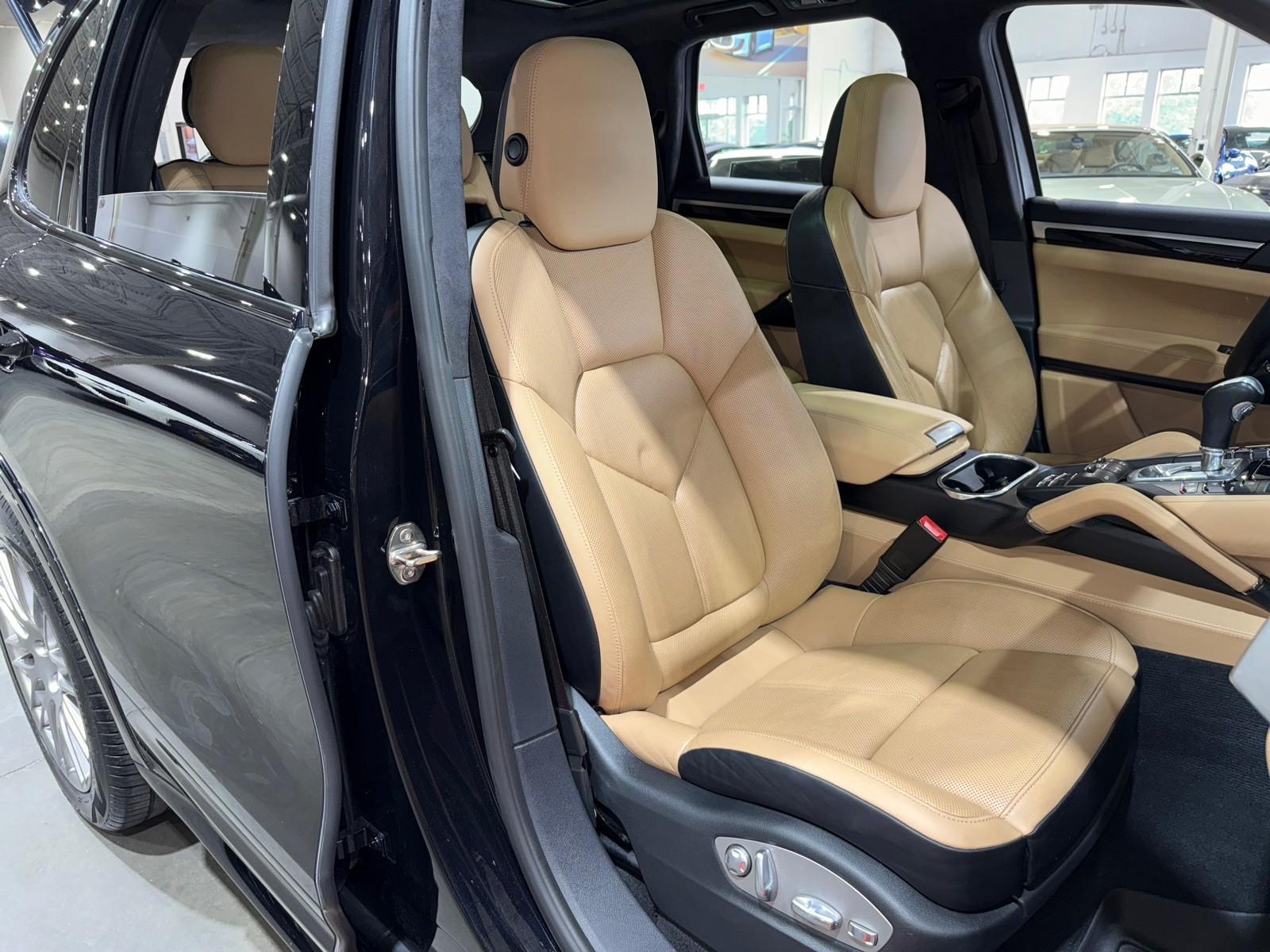 2014 Porsche Cayenne GTS photo 57
