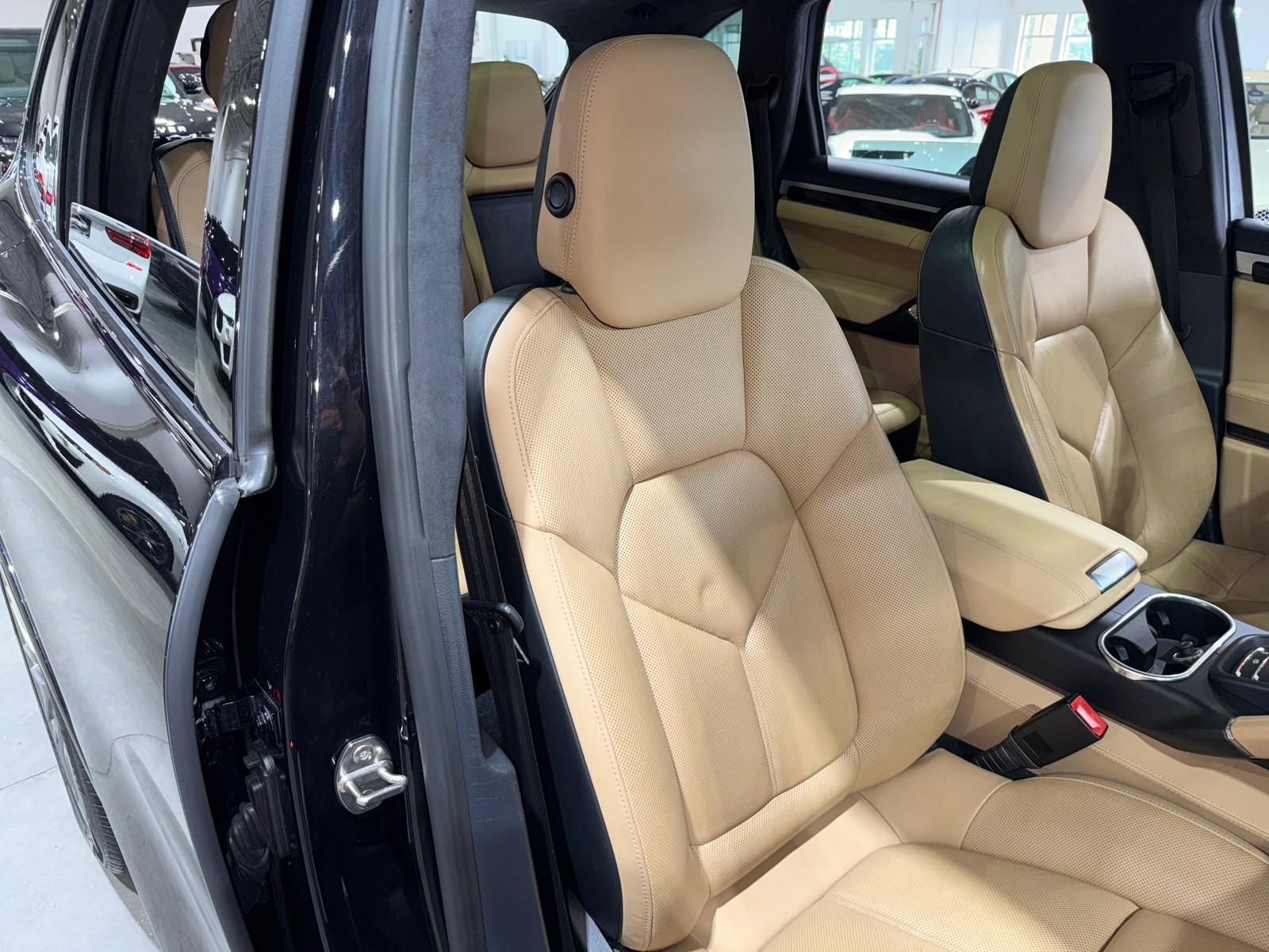 2014 Porsche Cayenne GTS photo 58