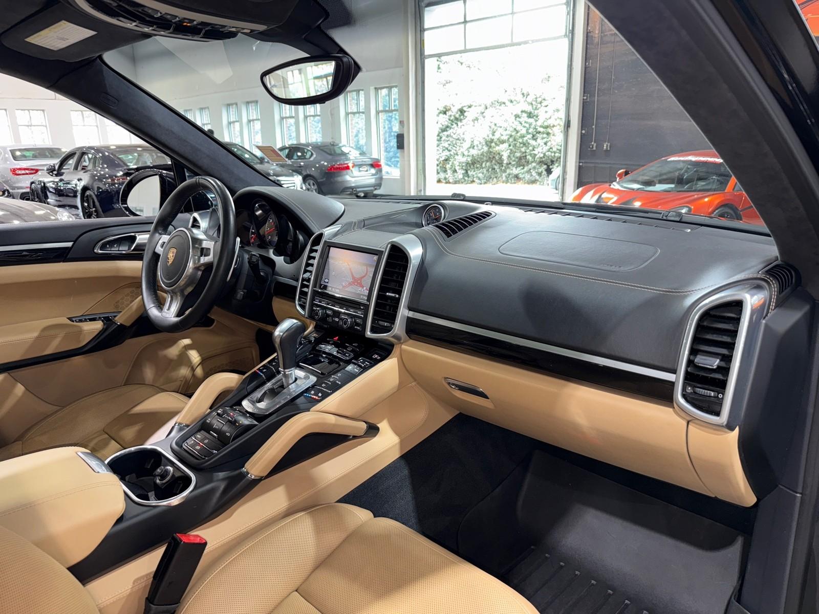 2014 Porsche Cayenne GTS photo 60
