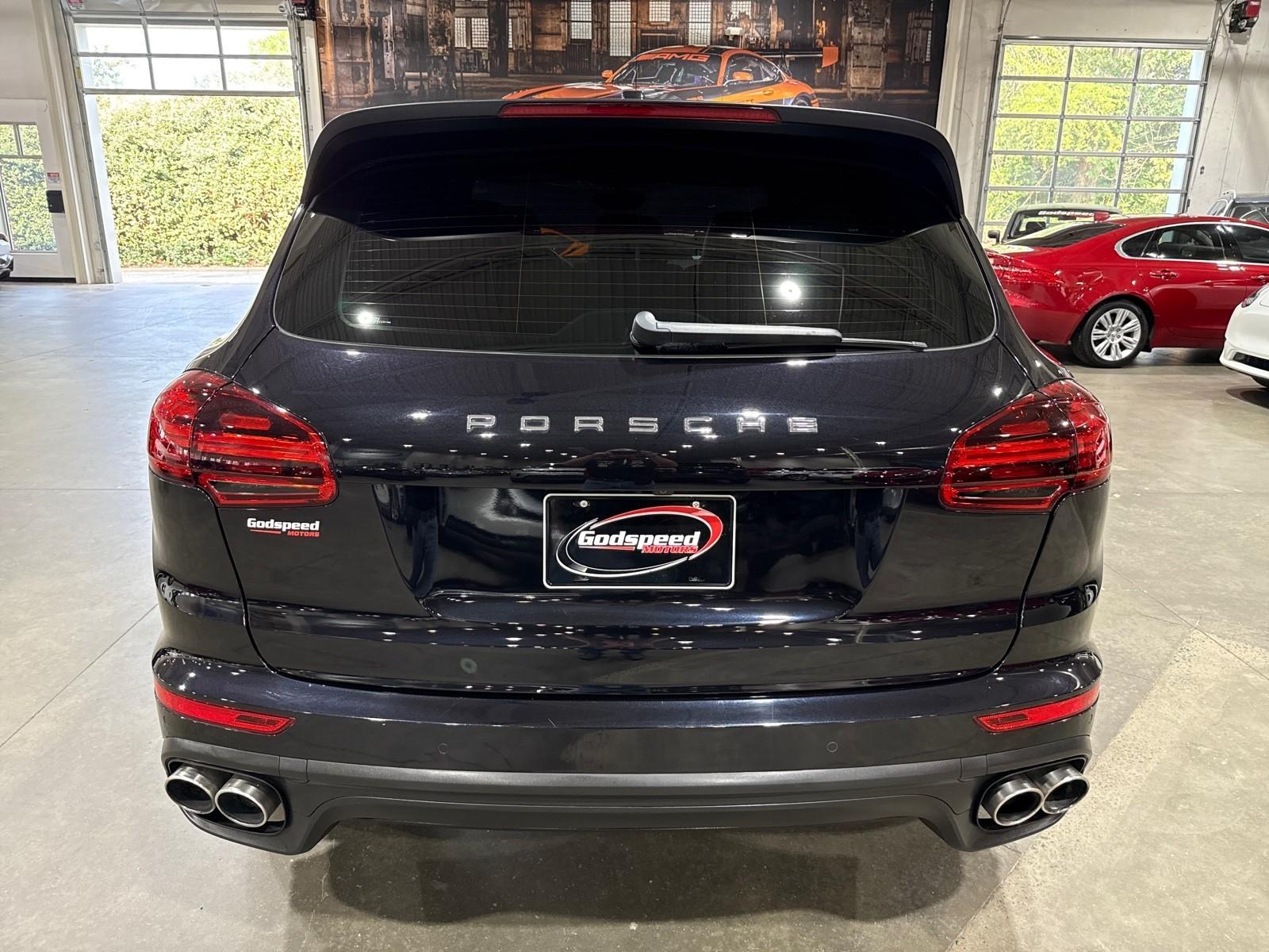 2017 Porsche Cayenne Platinum Edition photo 2