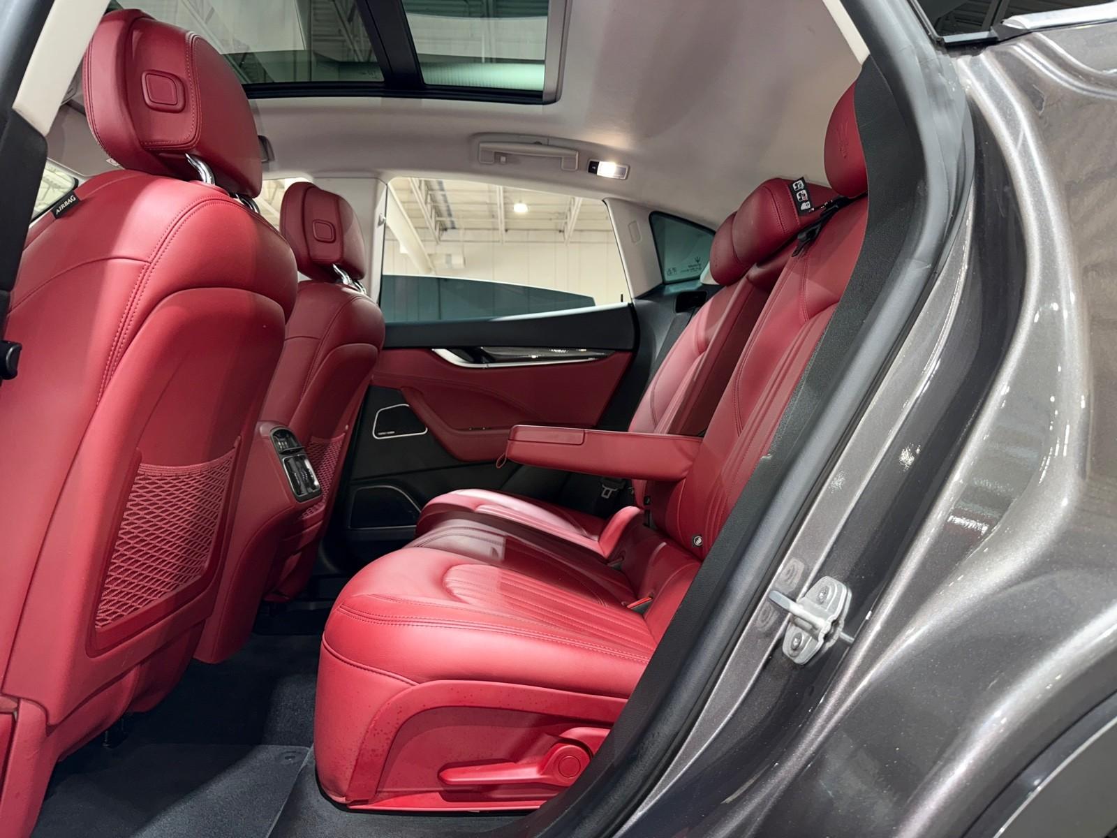 2017 Maserati Levante photo 12